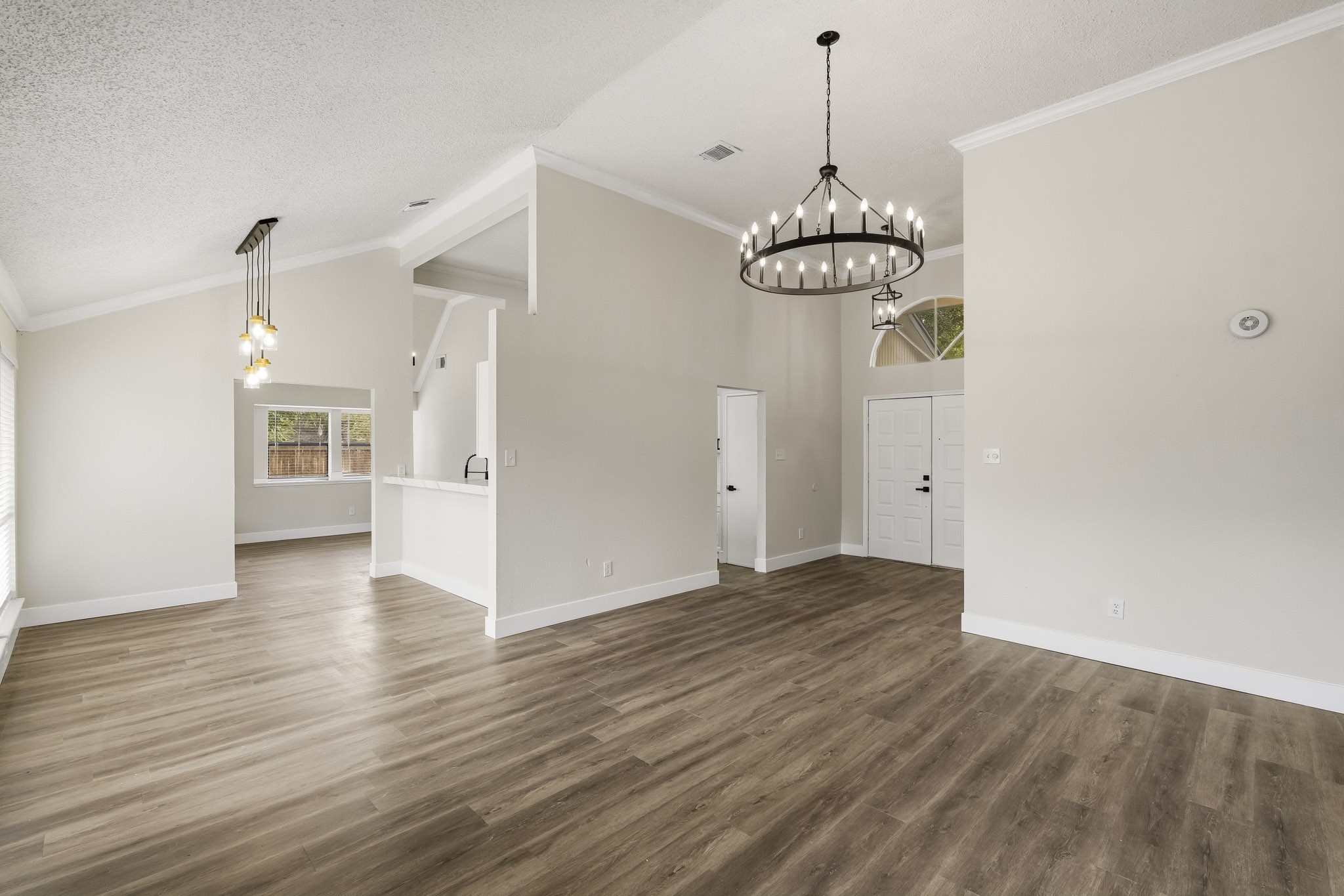 1019 Margate Court Property Photo 6