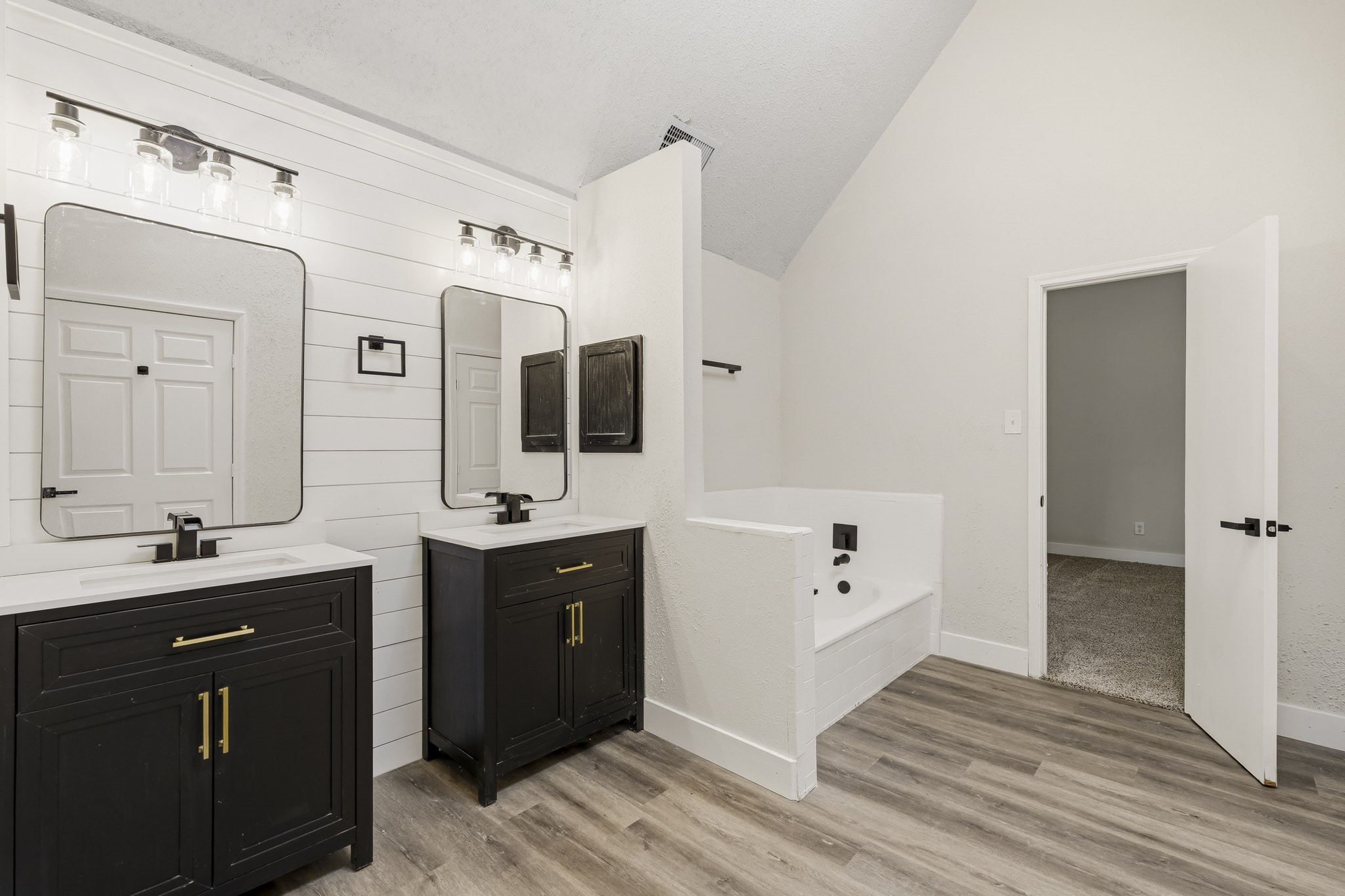 1019 Margate Court Property Photo 25
