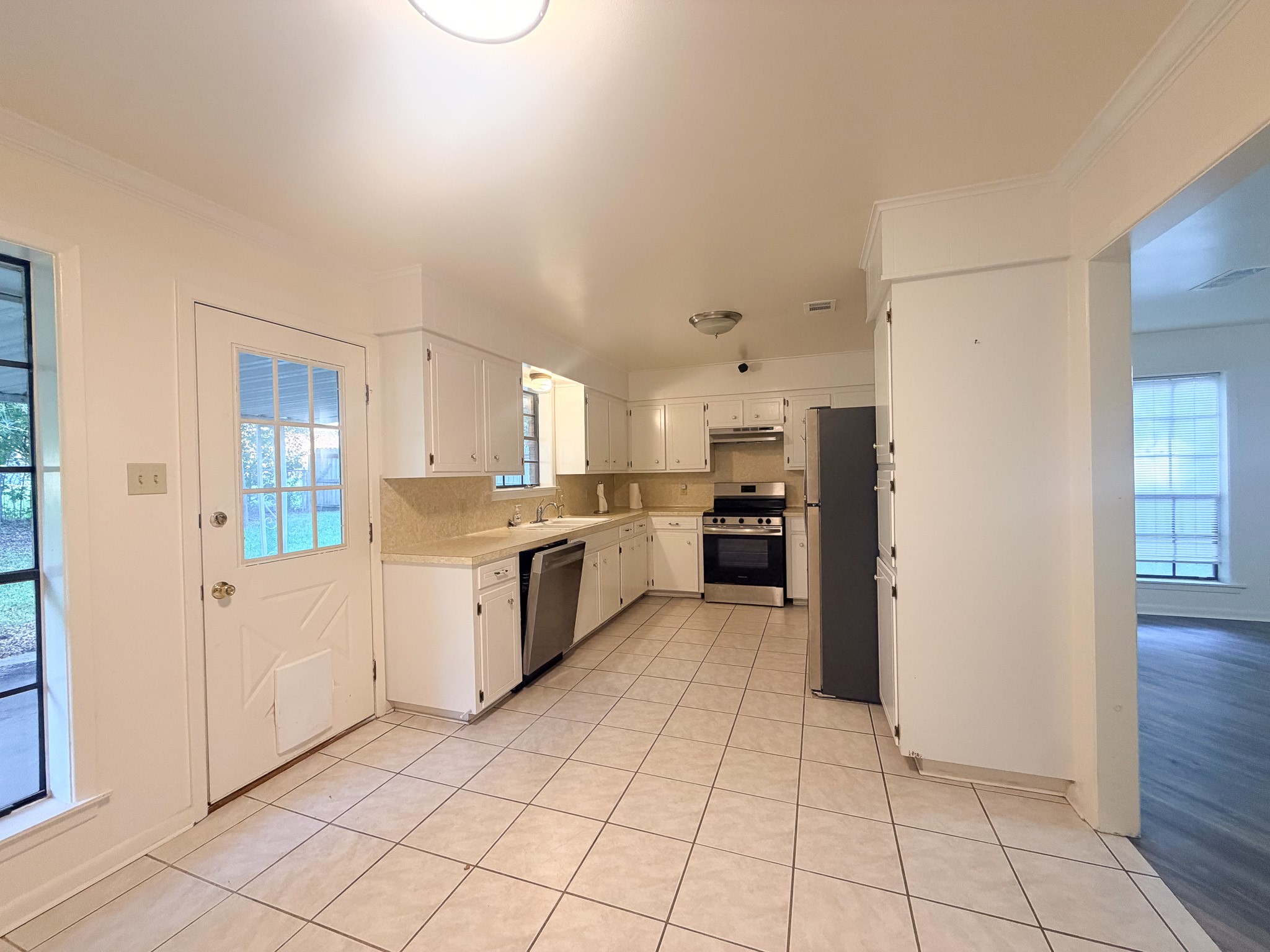 1708 Shawnee St Property Photo 5