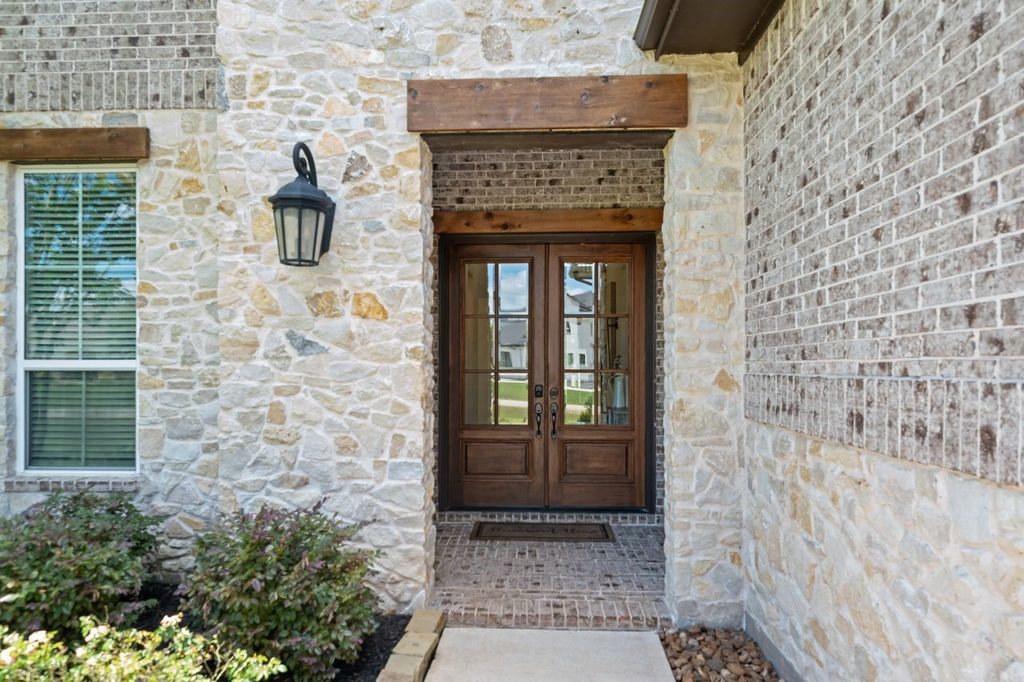 4019 Paseo Royale Boulevard Property Photo 5