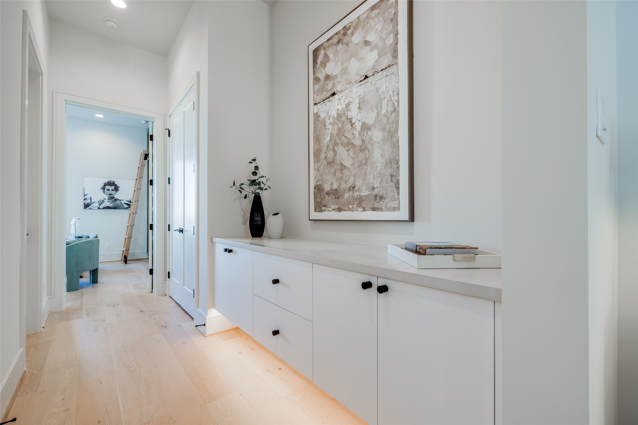 1701 Banks Street Property Photo 29