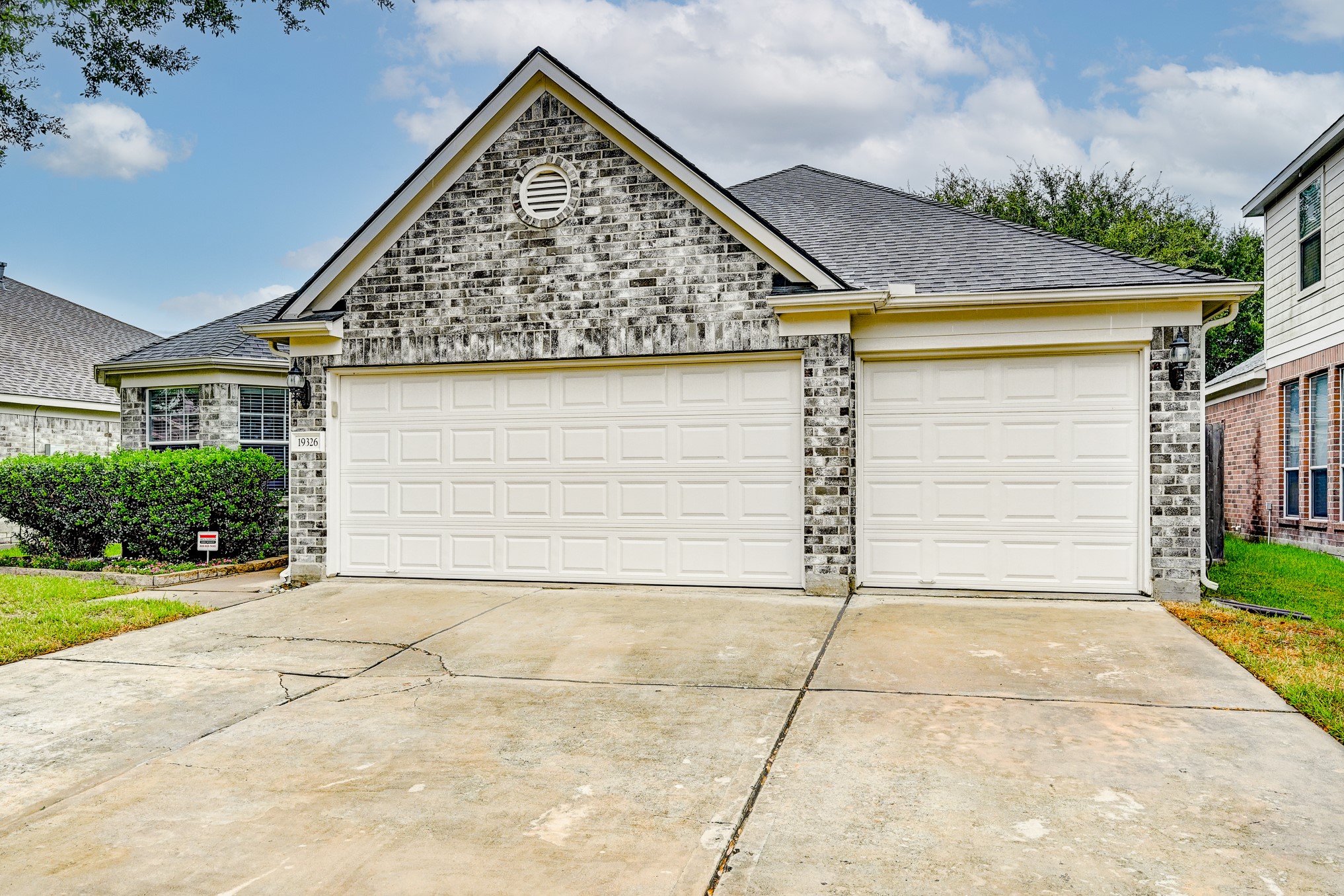 19326 Dawntreader Drive Property Photo 2
