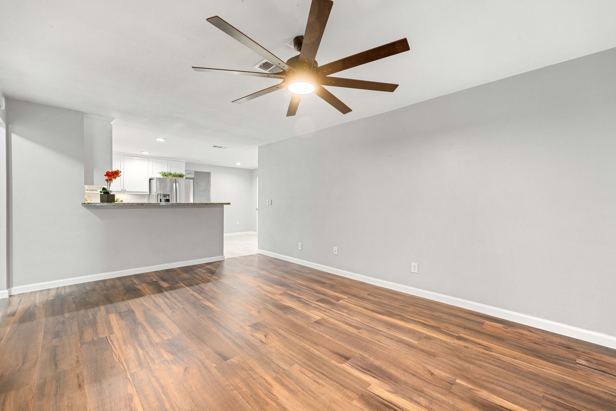 7630 Lady Street Property Photo 4