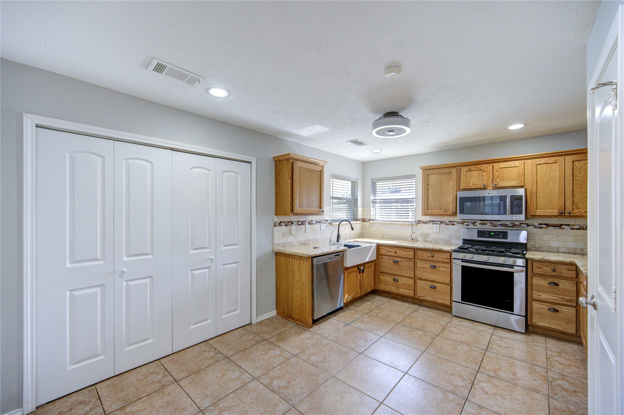 20330 Desert Willow Drive Property Photo 11