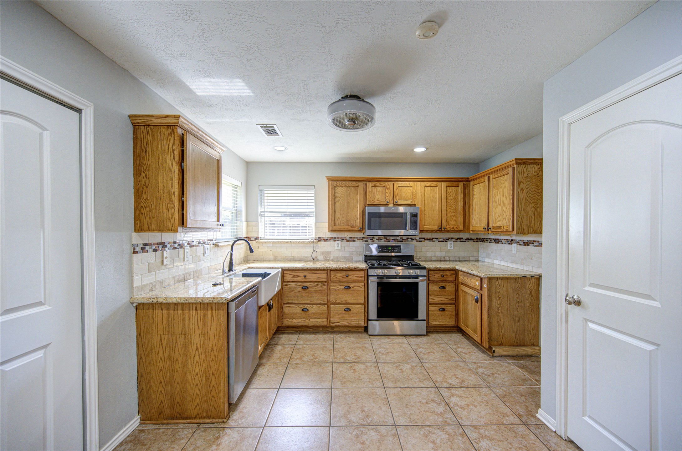 20330 Desert Willow Drive Property Photo 12