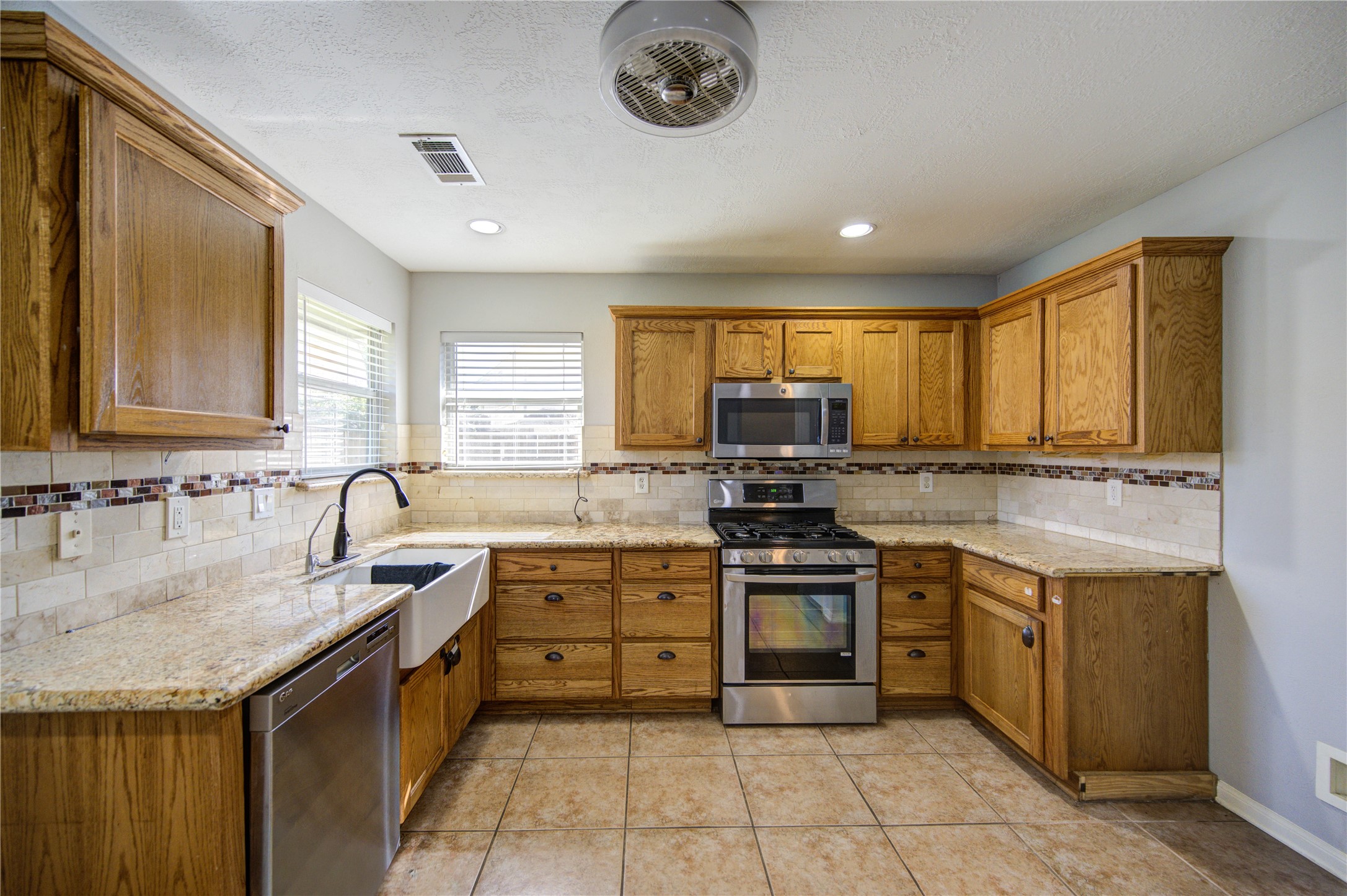 20330 Desert Willow Drive Property Photo 14