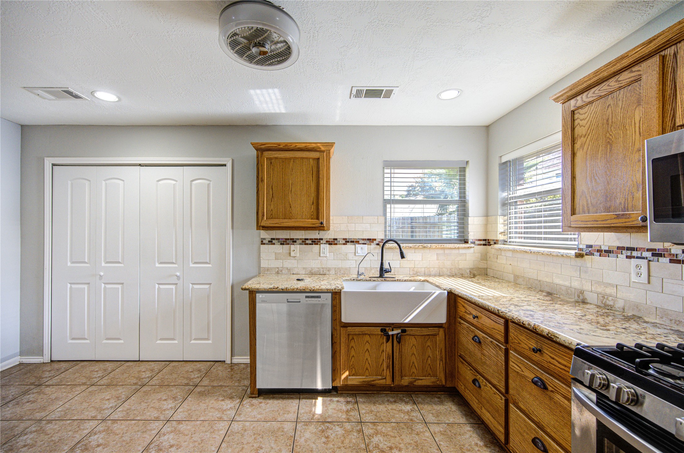 20330 Desert Willow Drive Property Photo 15