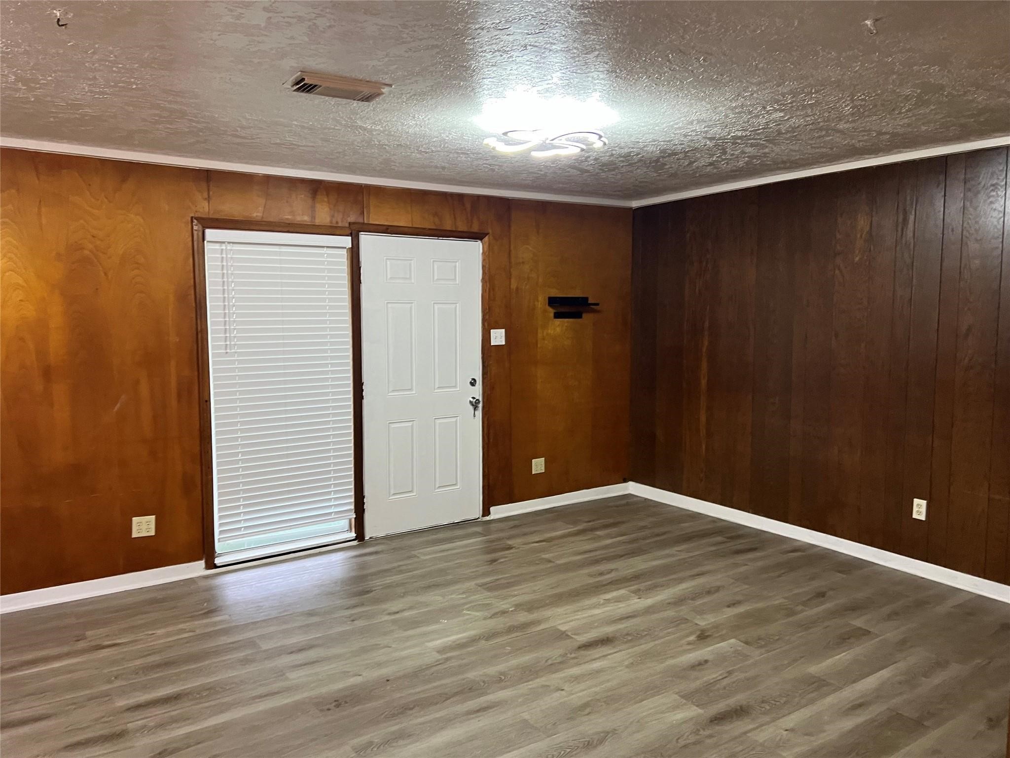 215 13th Street Property Photo 4