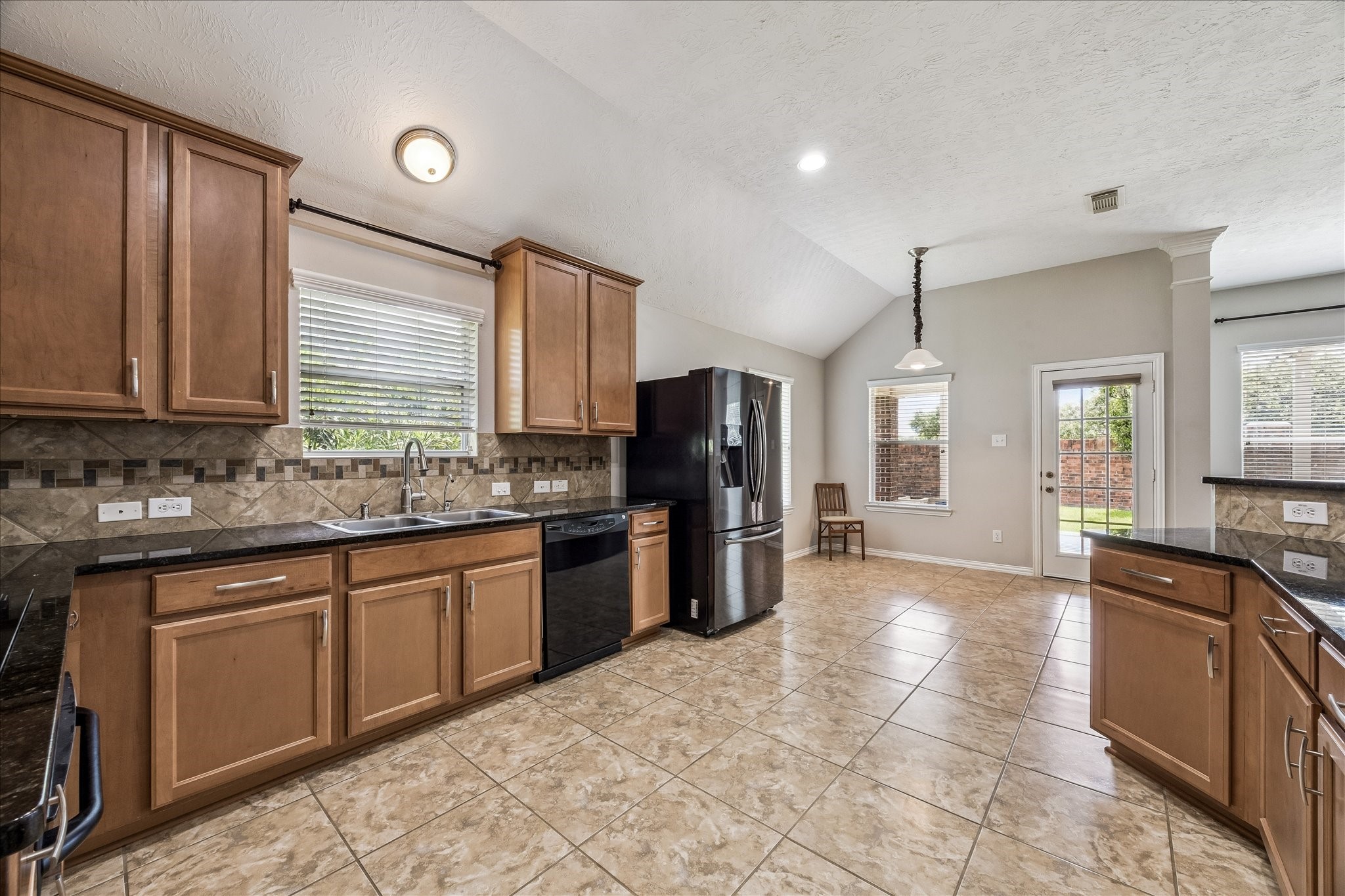 2821 Chinaberry Park Lane Property Photo 6