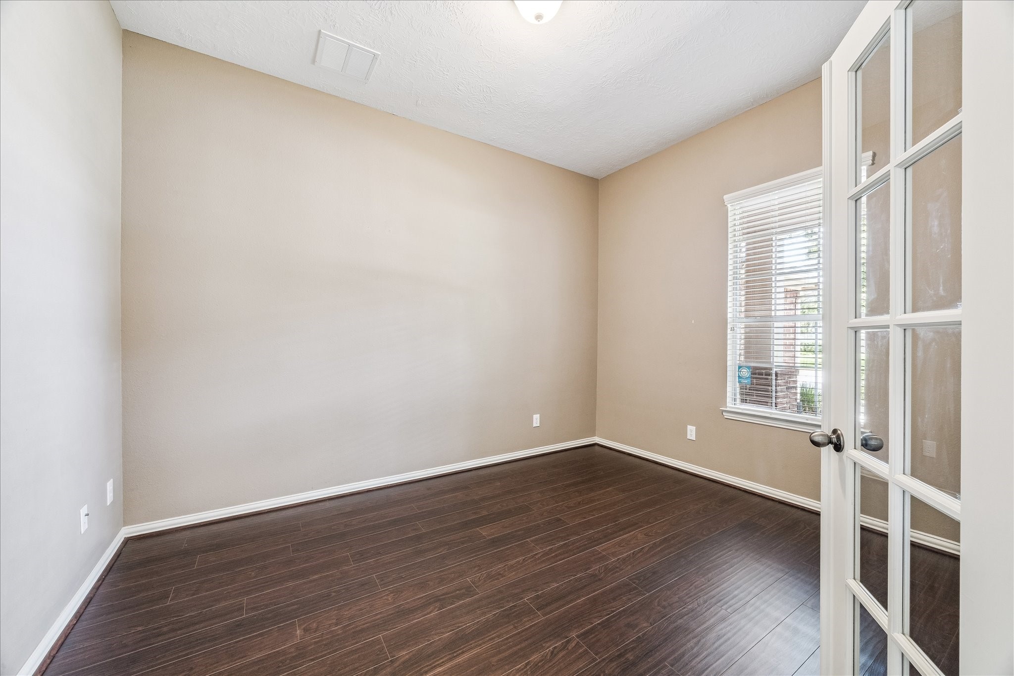 2821 Chinaberry Park Lane Property Photo 9
