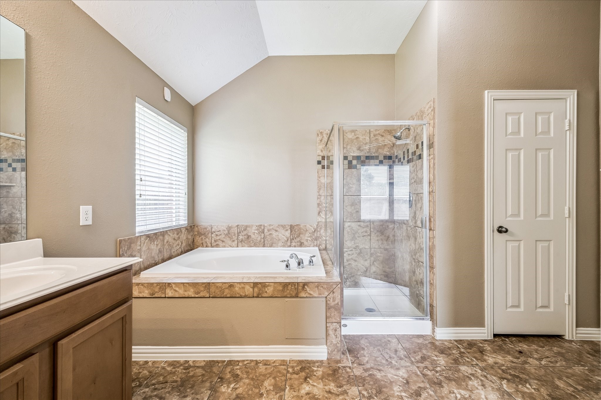 2821 Chinaberry Park Lane Property Photo 12