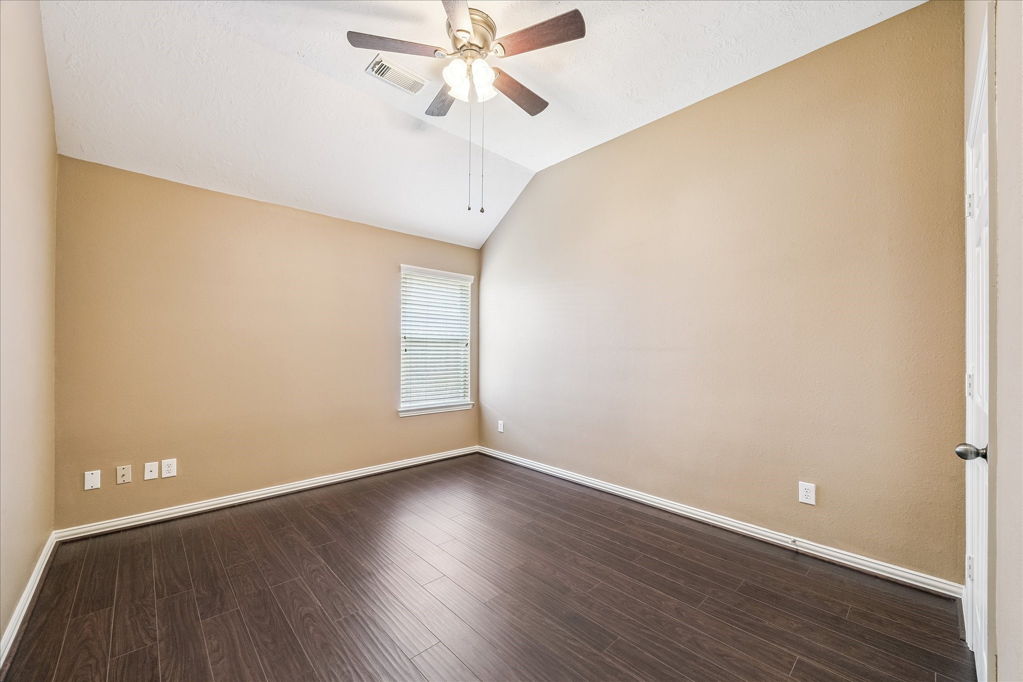 2821 Chinaberry Park Lane Property Photo 14