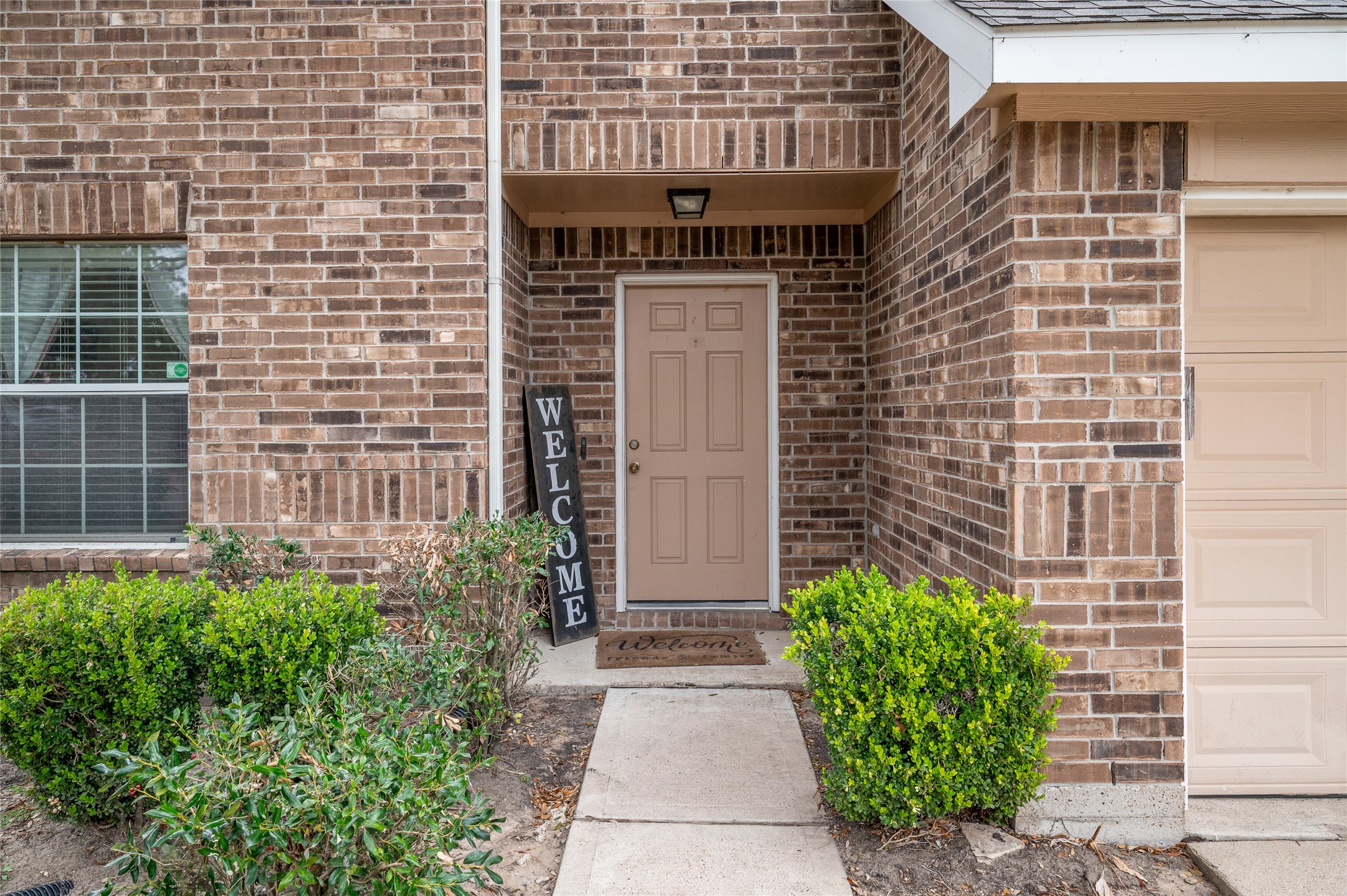 24502 Cobble Canyon Lane Property Photo 4