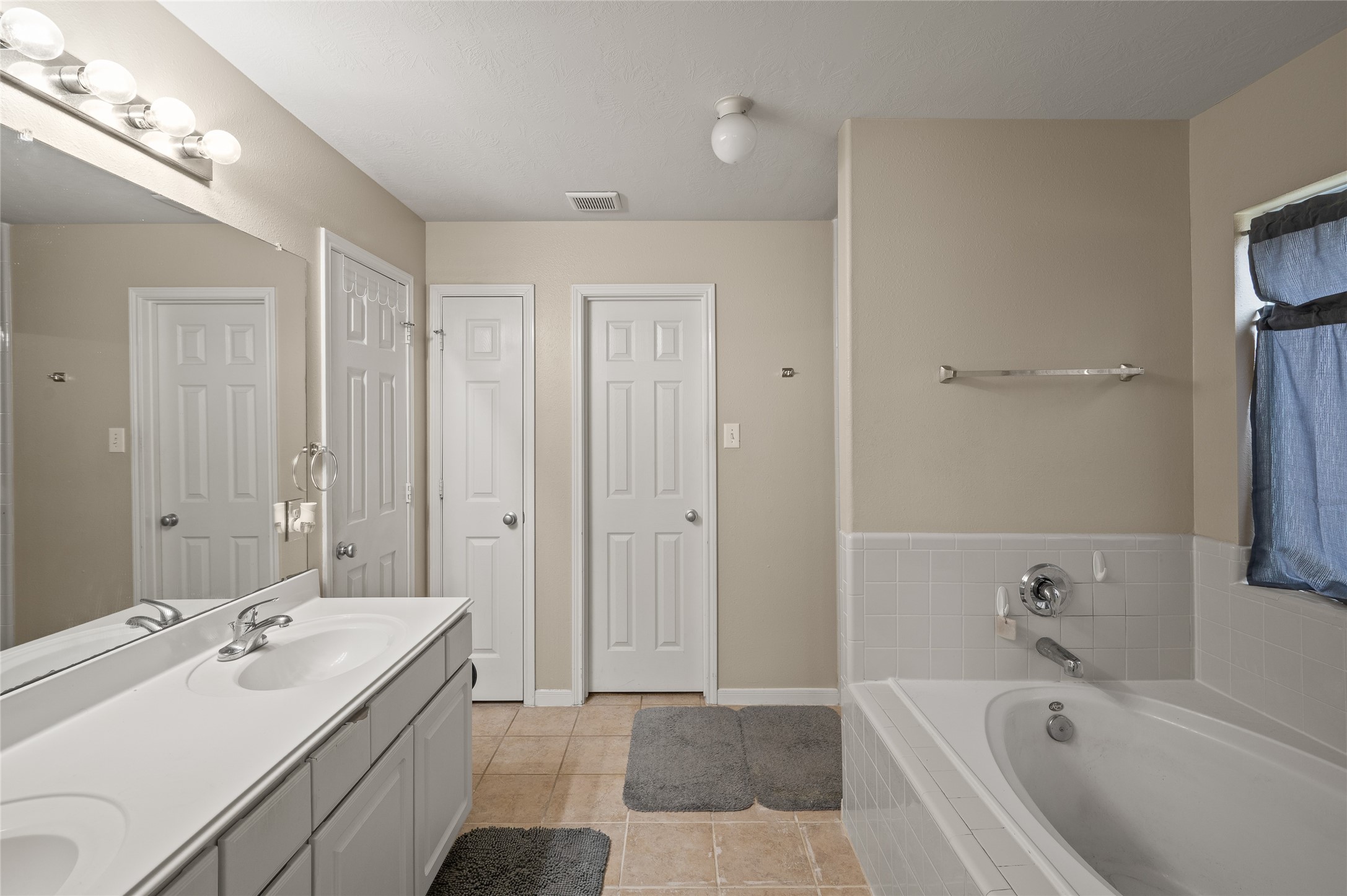 24502 Cobble Canyon Lane Property Photo 18