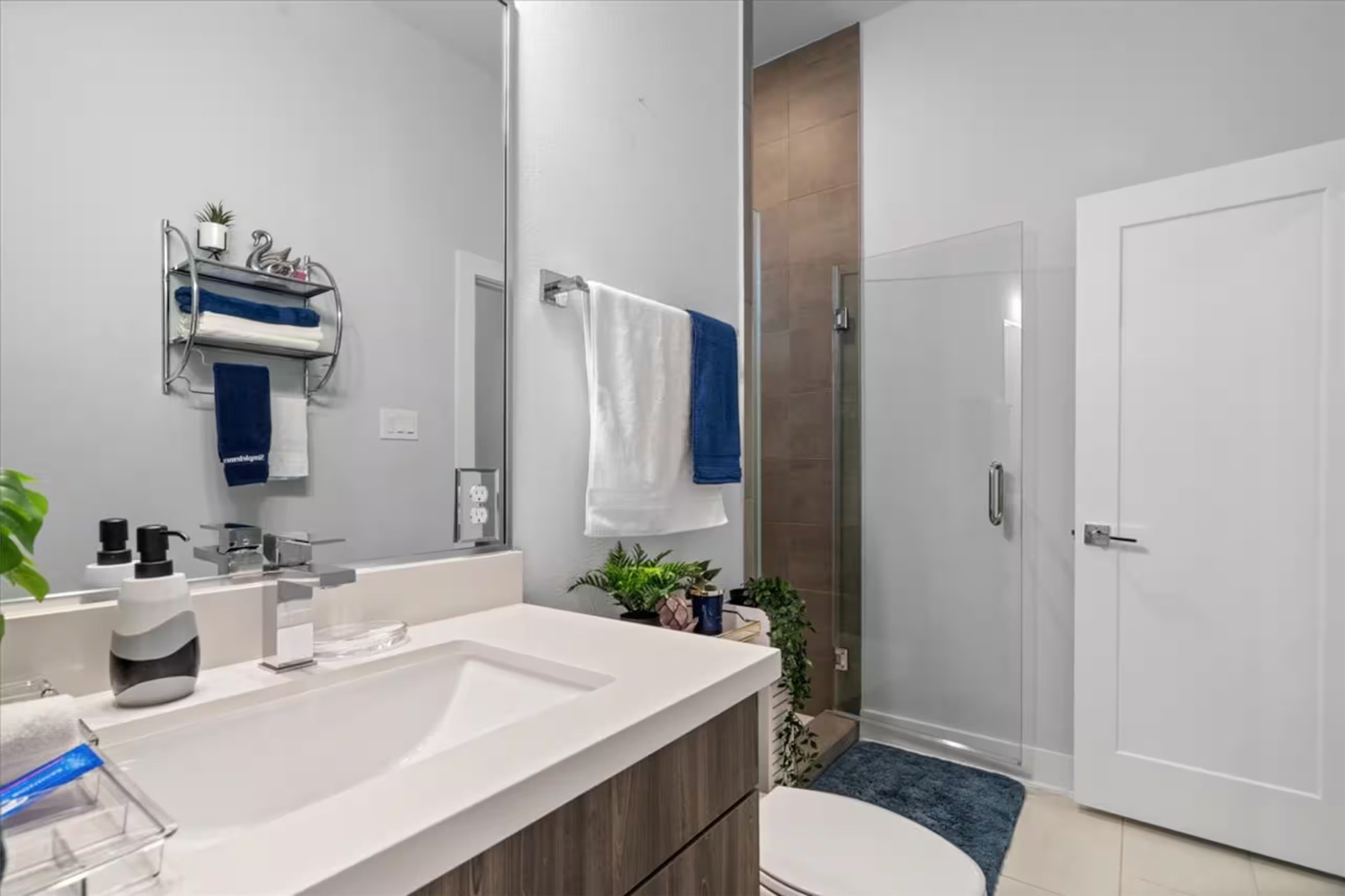5815 Fairdale Lane C Property Photo 26