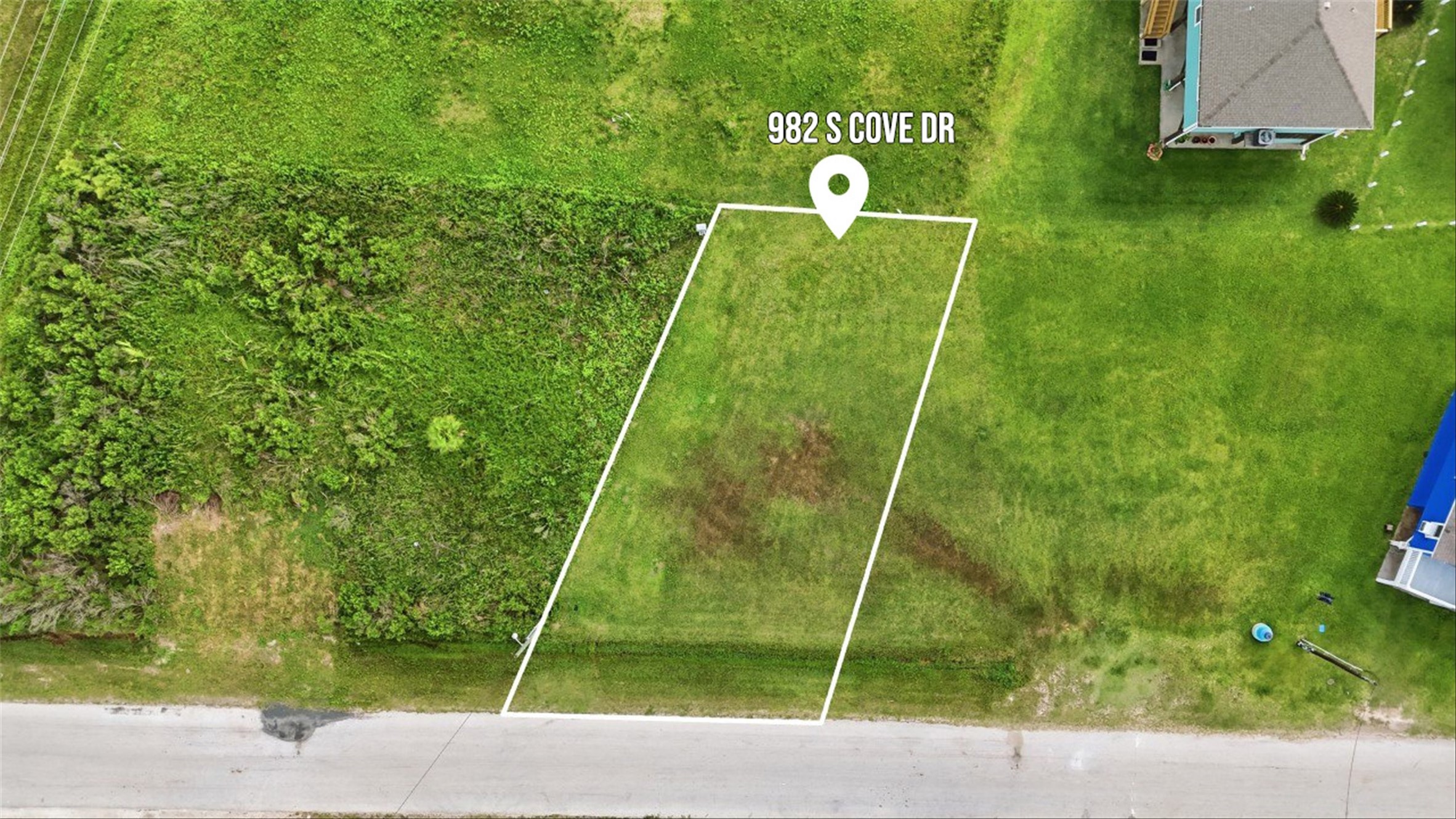 982 S Cove Property Photo 3