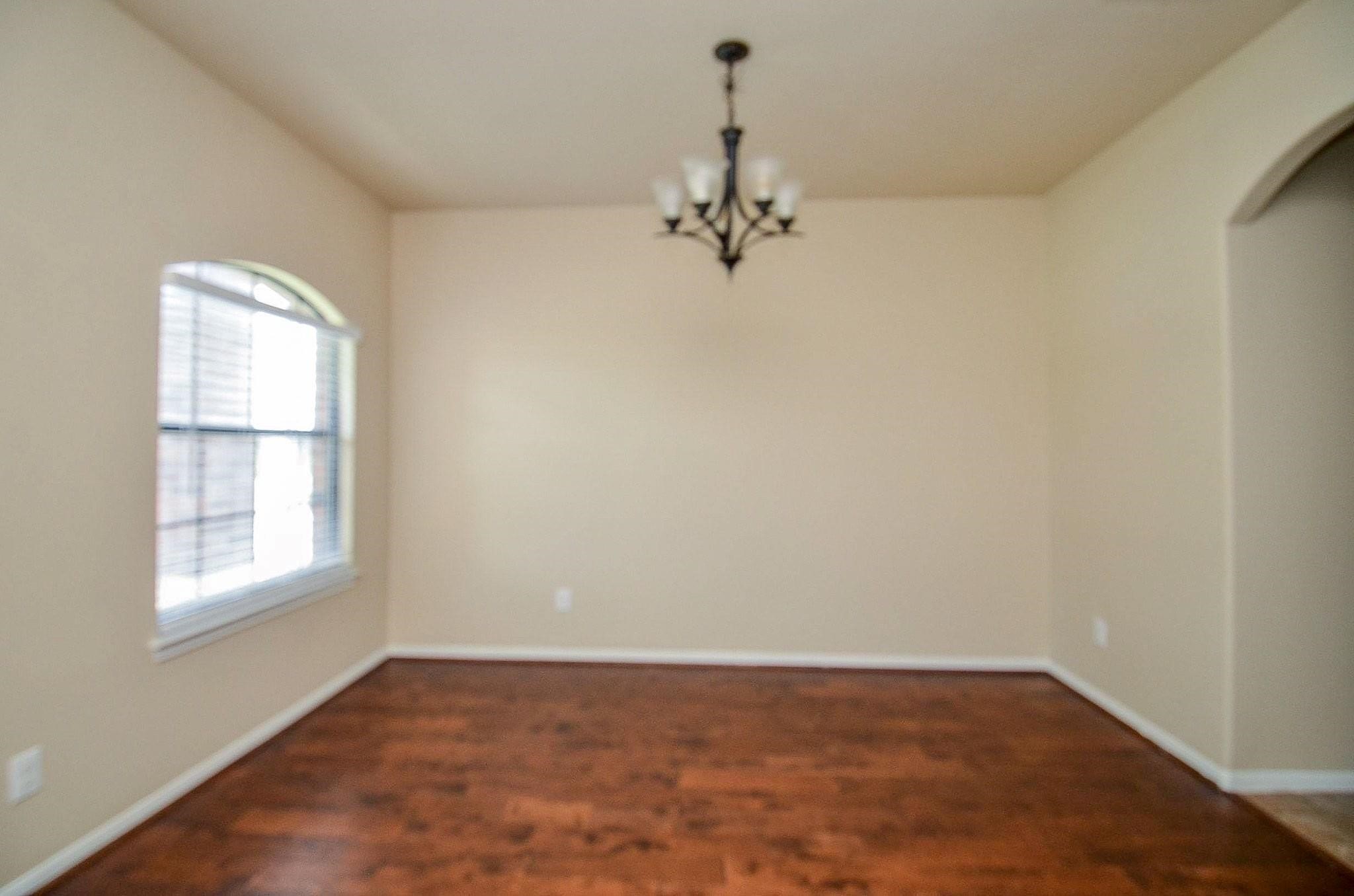 5703 Round Robin Drive Property Photo 4