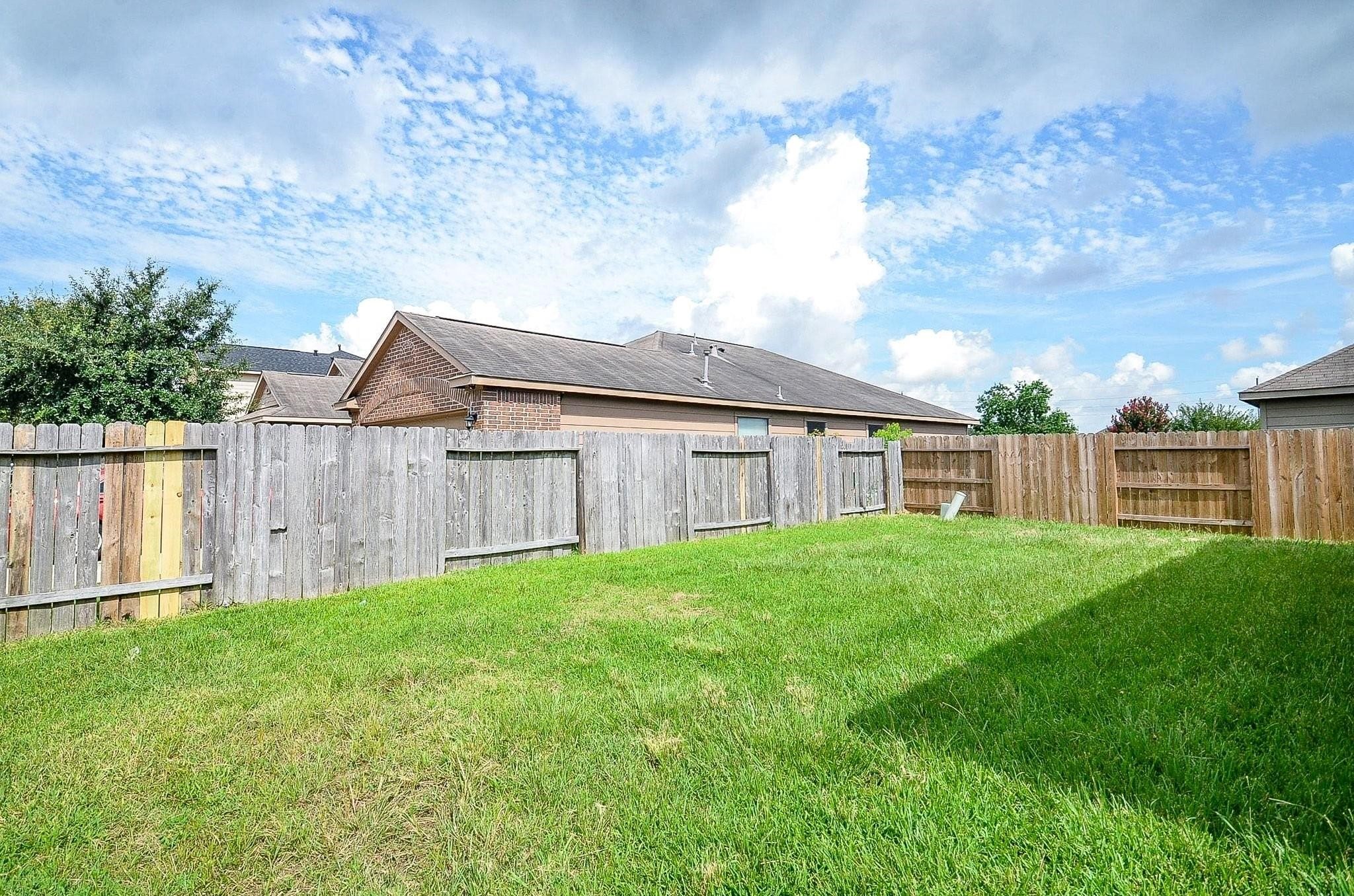 5703 Round Robin Drive Property Photo 19