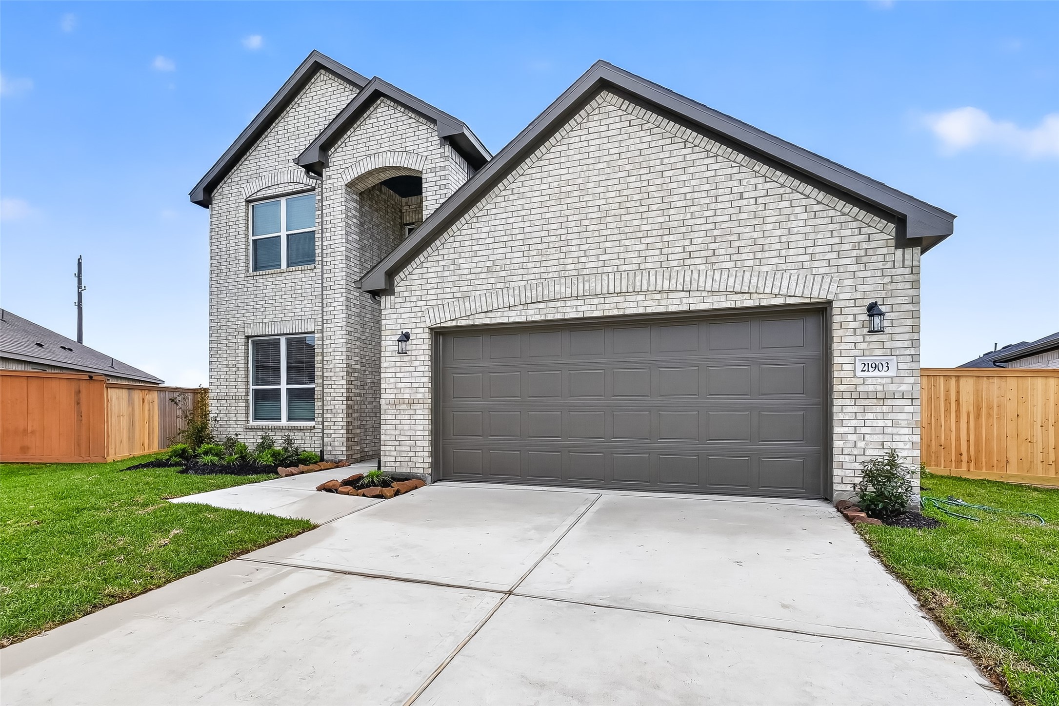 12615 Canyon Falls Boulevard Property Photo 4