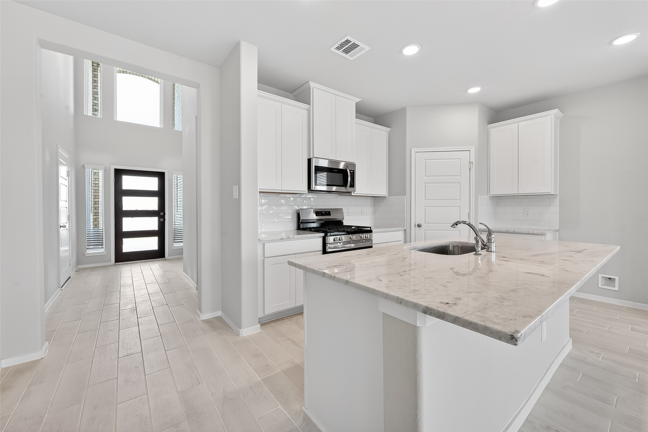 12615 Canyon Falls Boulevard Property Photo 6