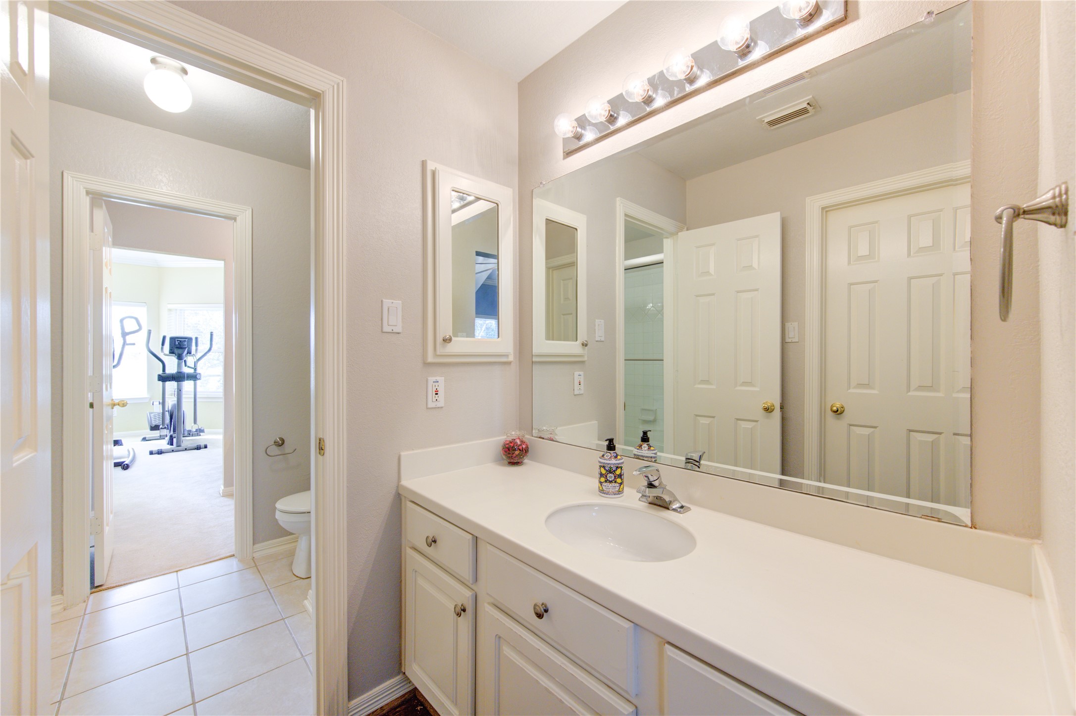 2611 Winston Court Property Photo 15