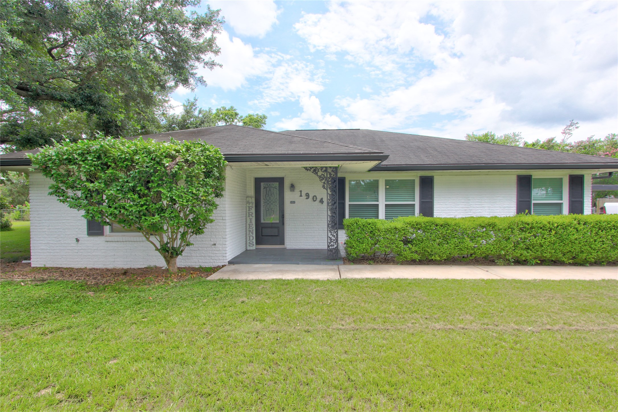 1904 Pine Street Property Photo 1