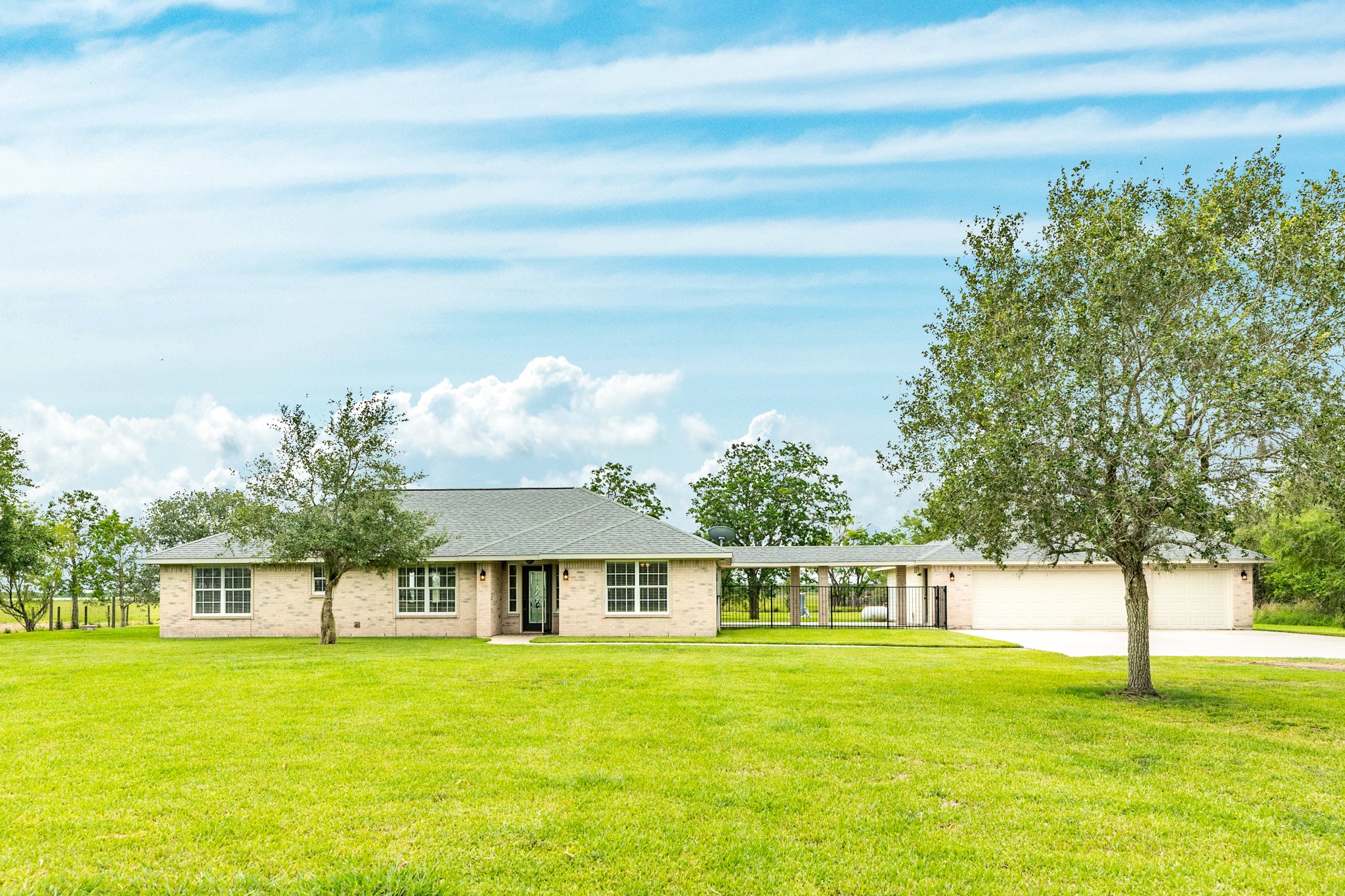 8403 S F Austin Road Property Photo 3