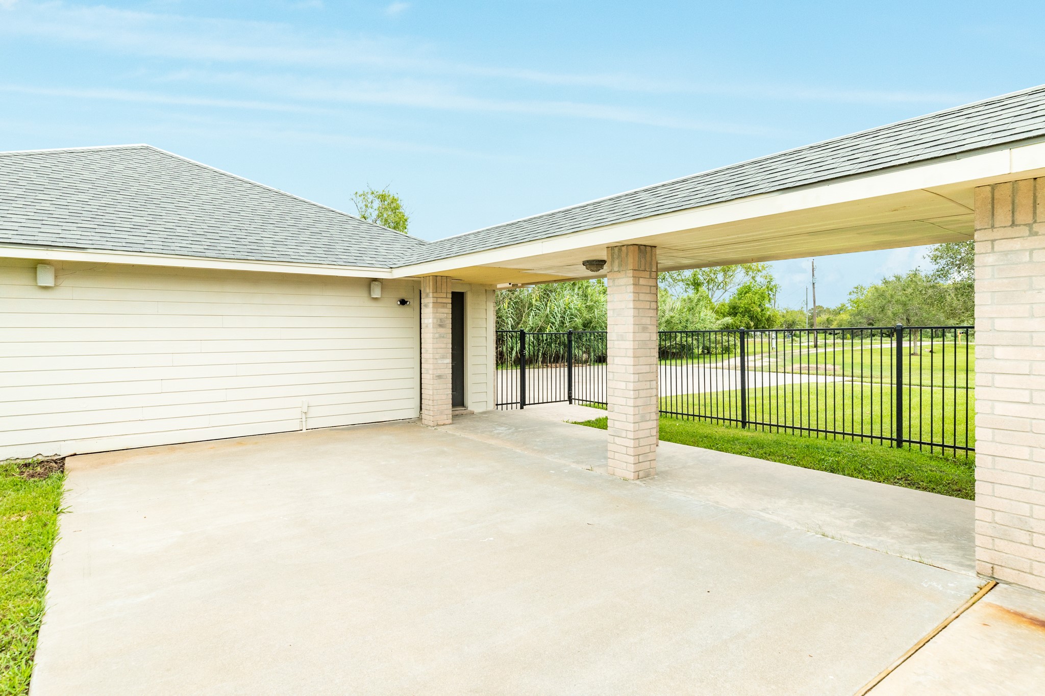 8403 S F Austin Road Property Photo 9