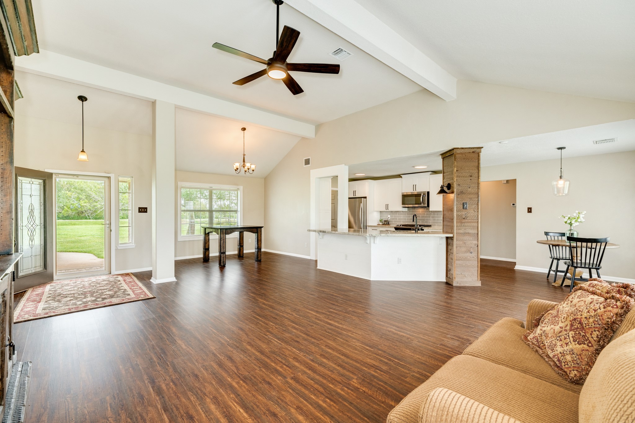 8403 S F Austin Road Property Photo 12