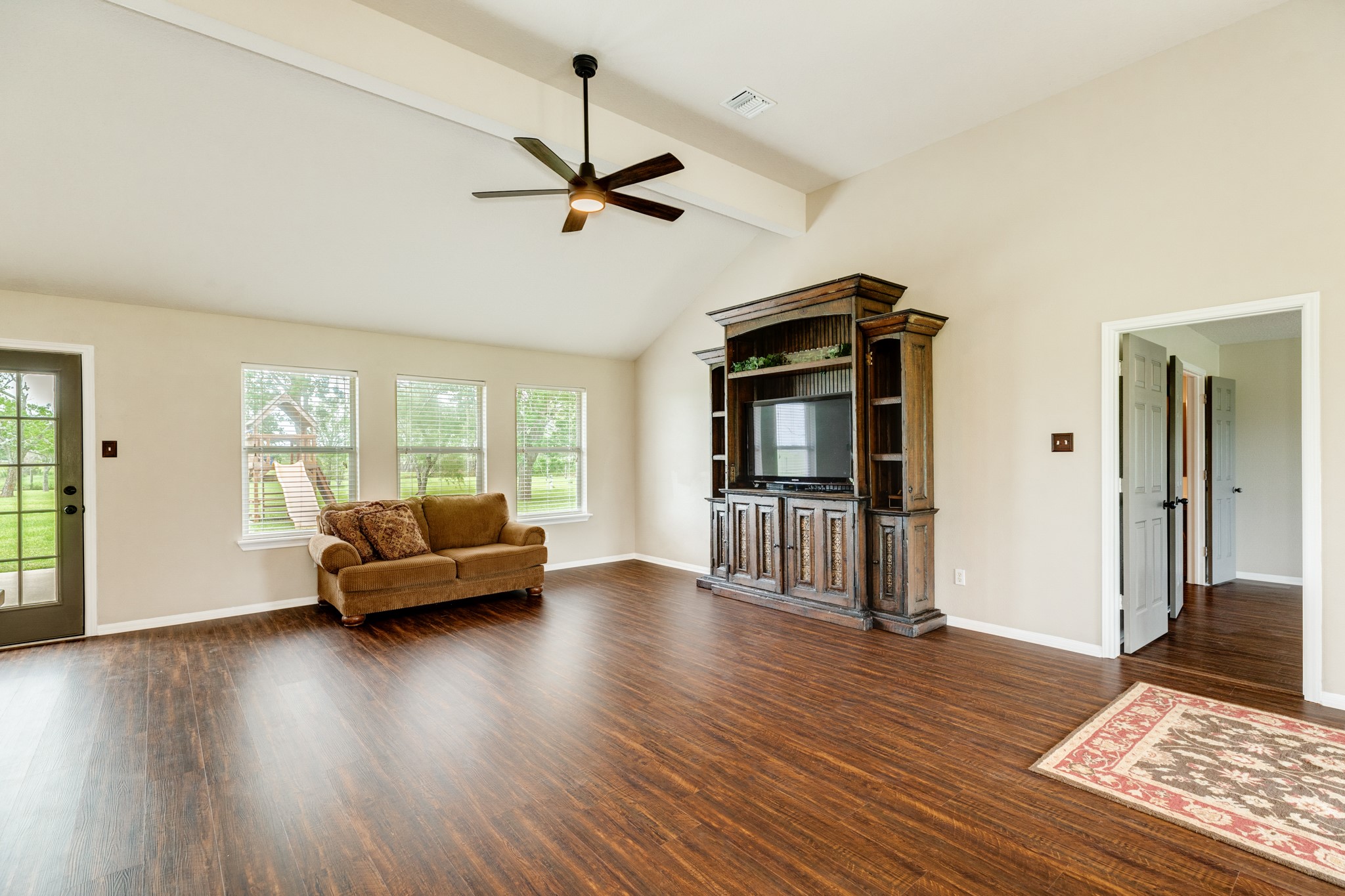 8403 S F Austin Road Property Photo 15