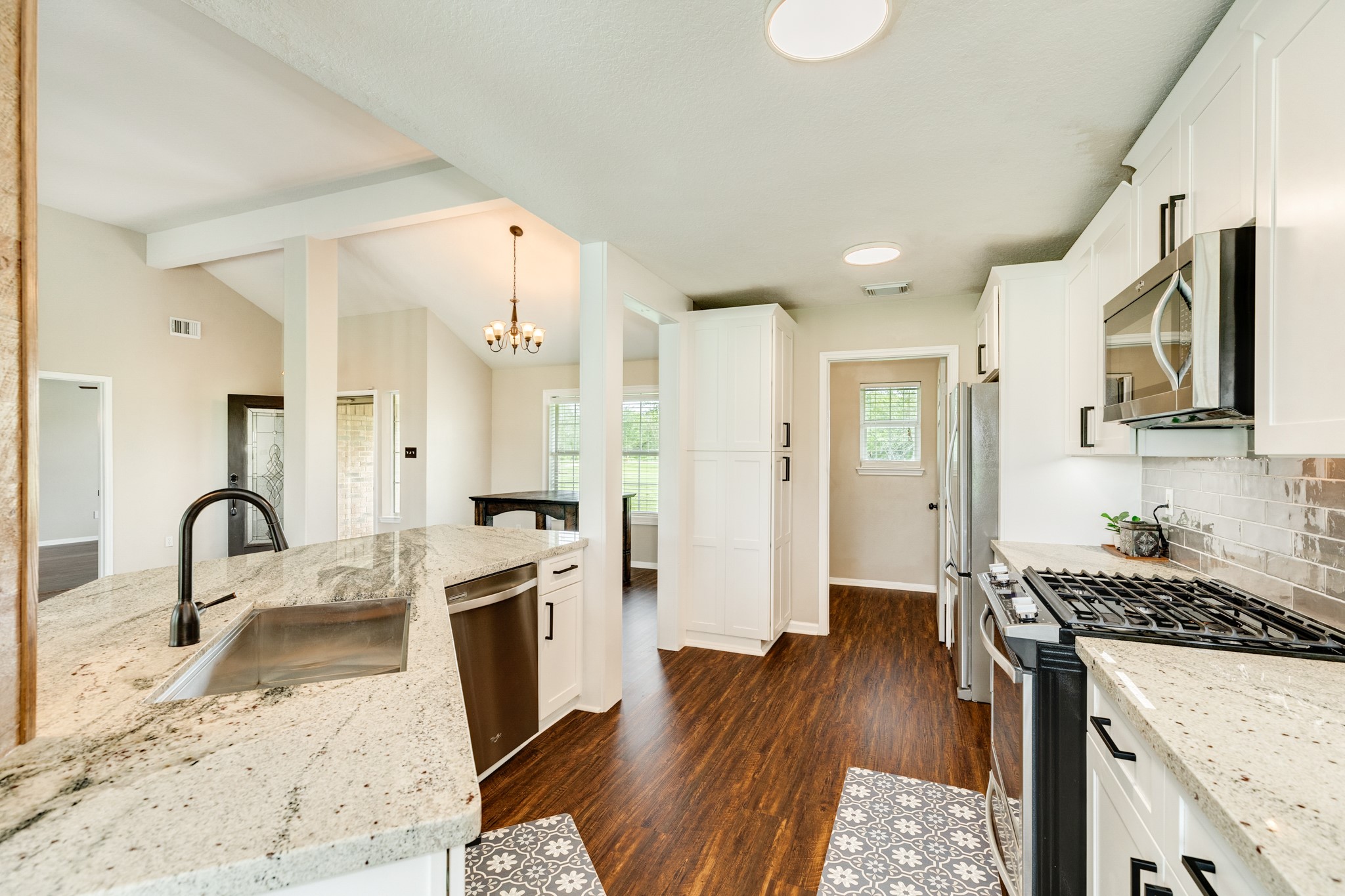 8403 S F Austin Road Property Photo 17