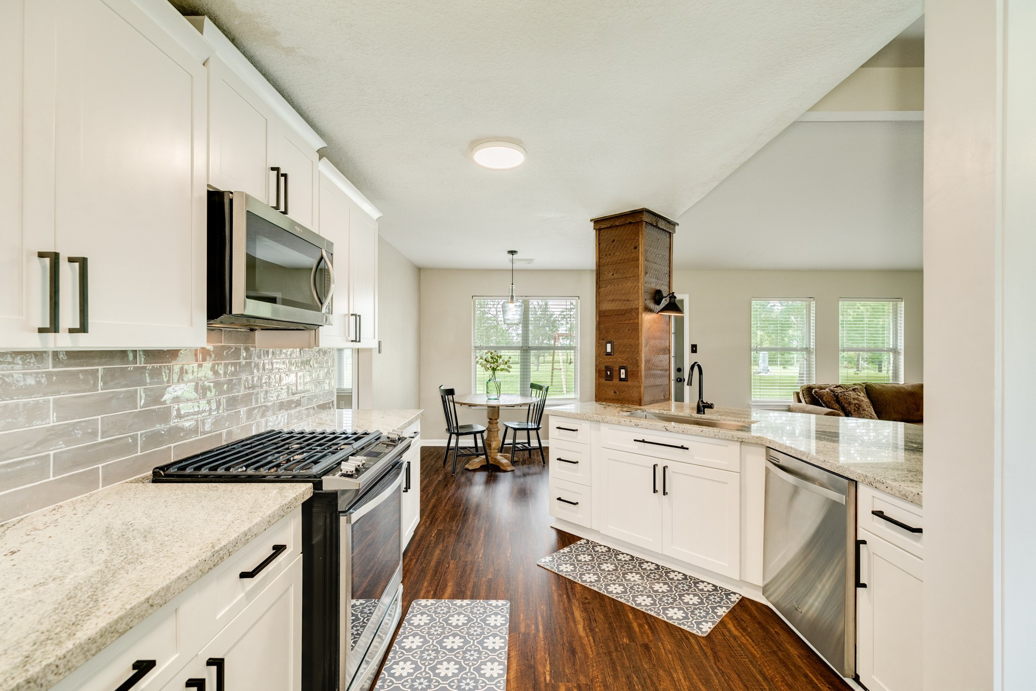 8403 S F Austin Road Property Photo 18