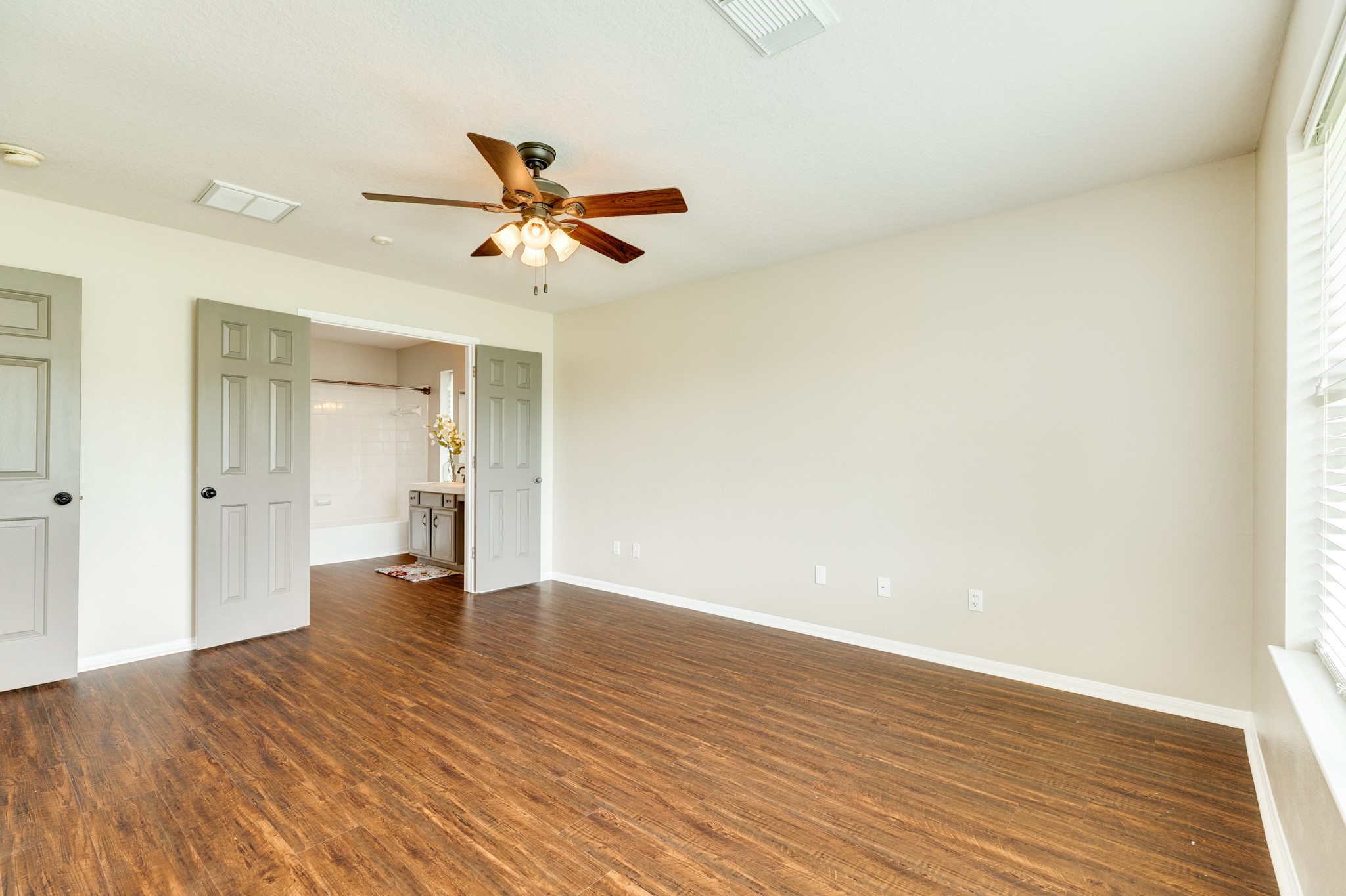 8403 S F Austin Road Property Photo 23