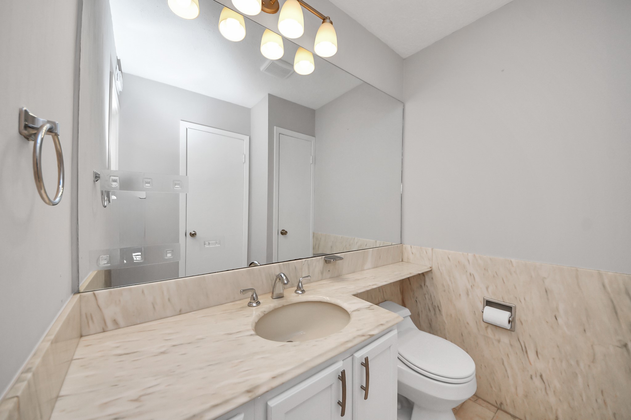 505 Westcott Street 207 Property Photo 7