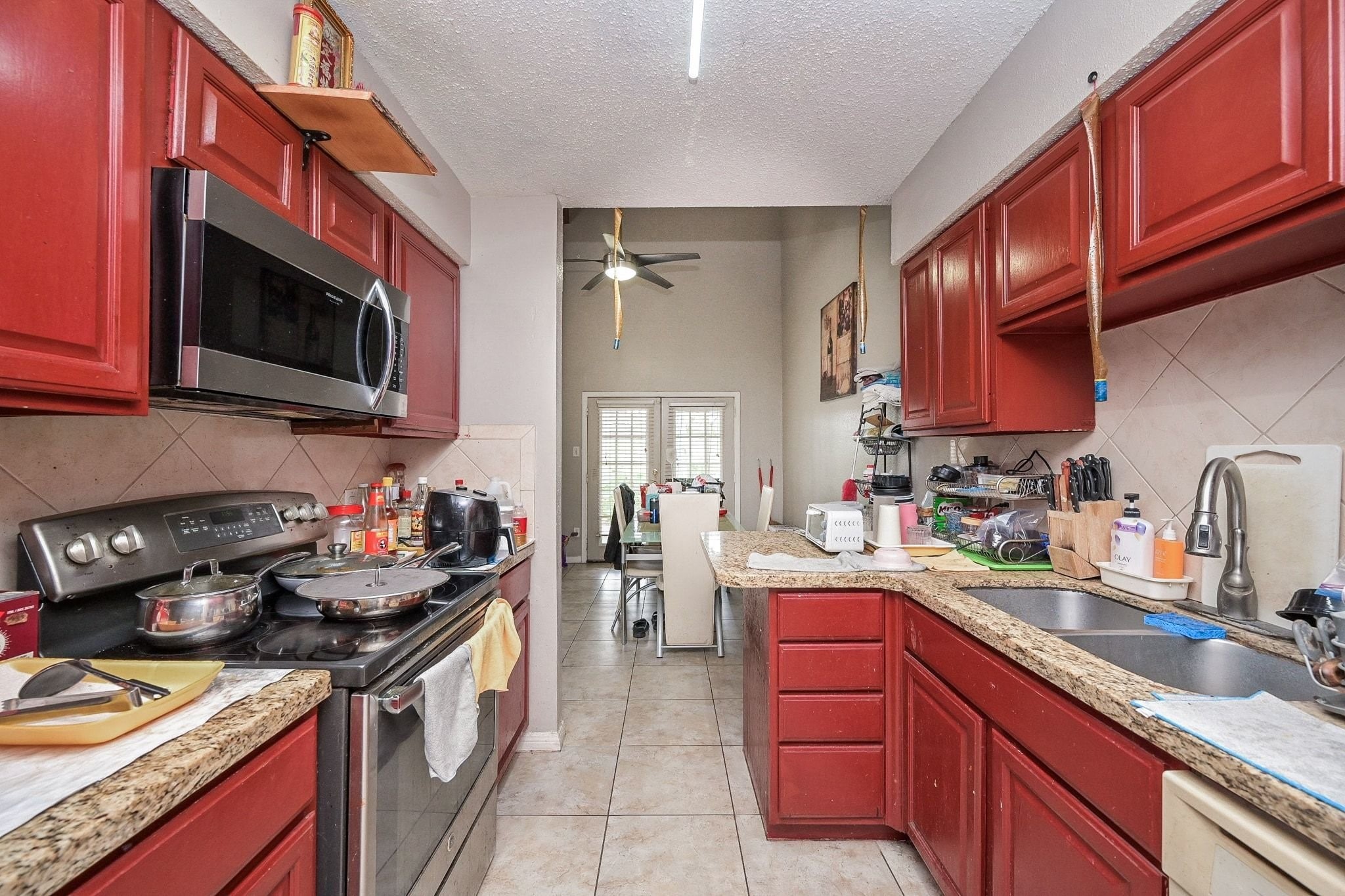 9319 Belle Park Drive Property Photo 6