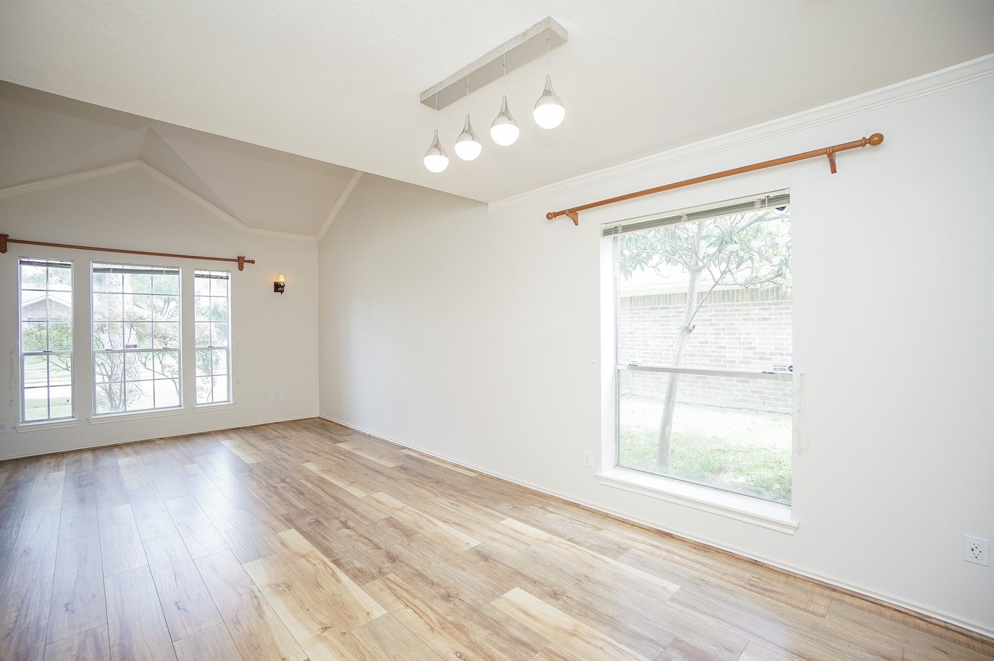 22523 Holly Lake Drive Property Photo 11