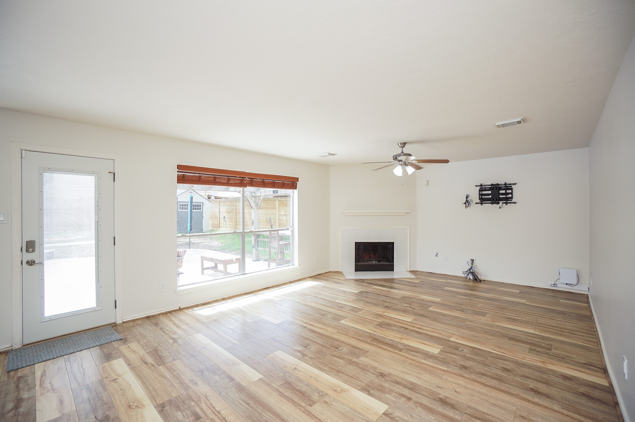 22523 Holly Lake Drive Property Photo 12
