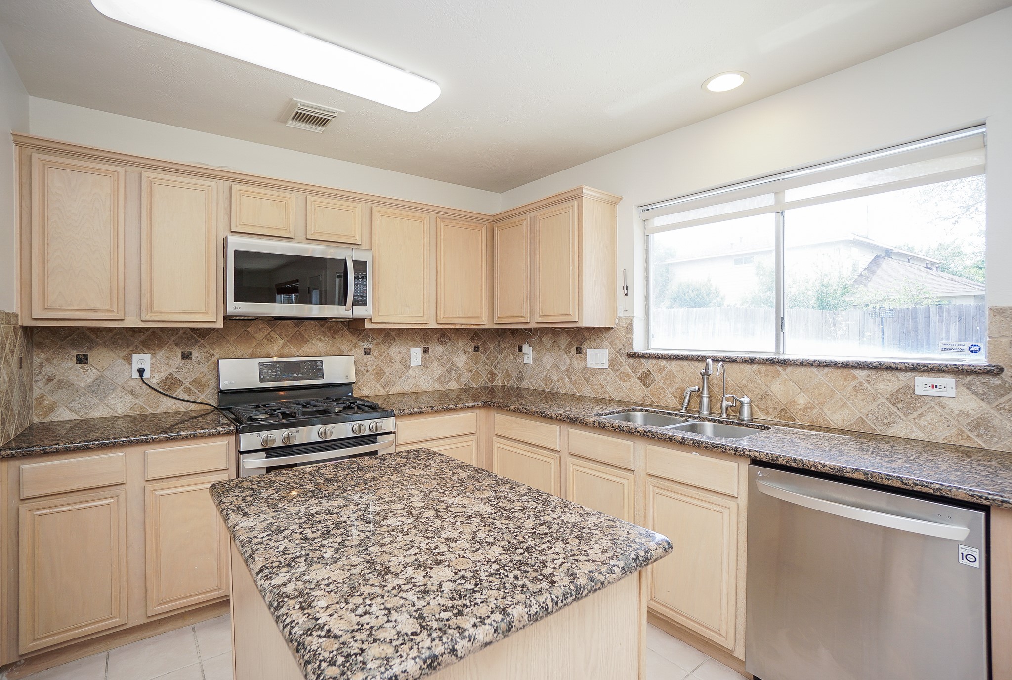22523 Holly Lake Drive Property Photo 16