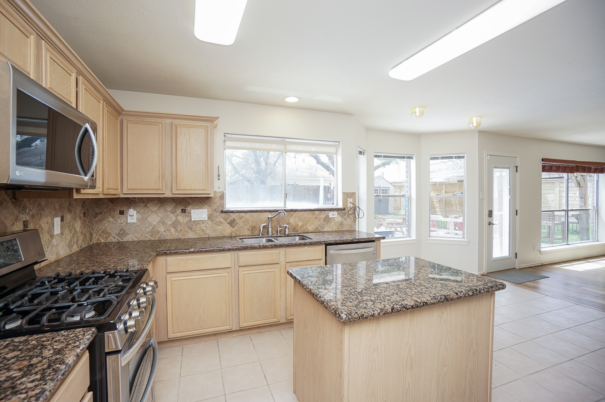 22523 Holly Lake Drive Property Photo 17