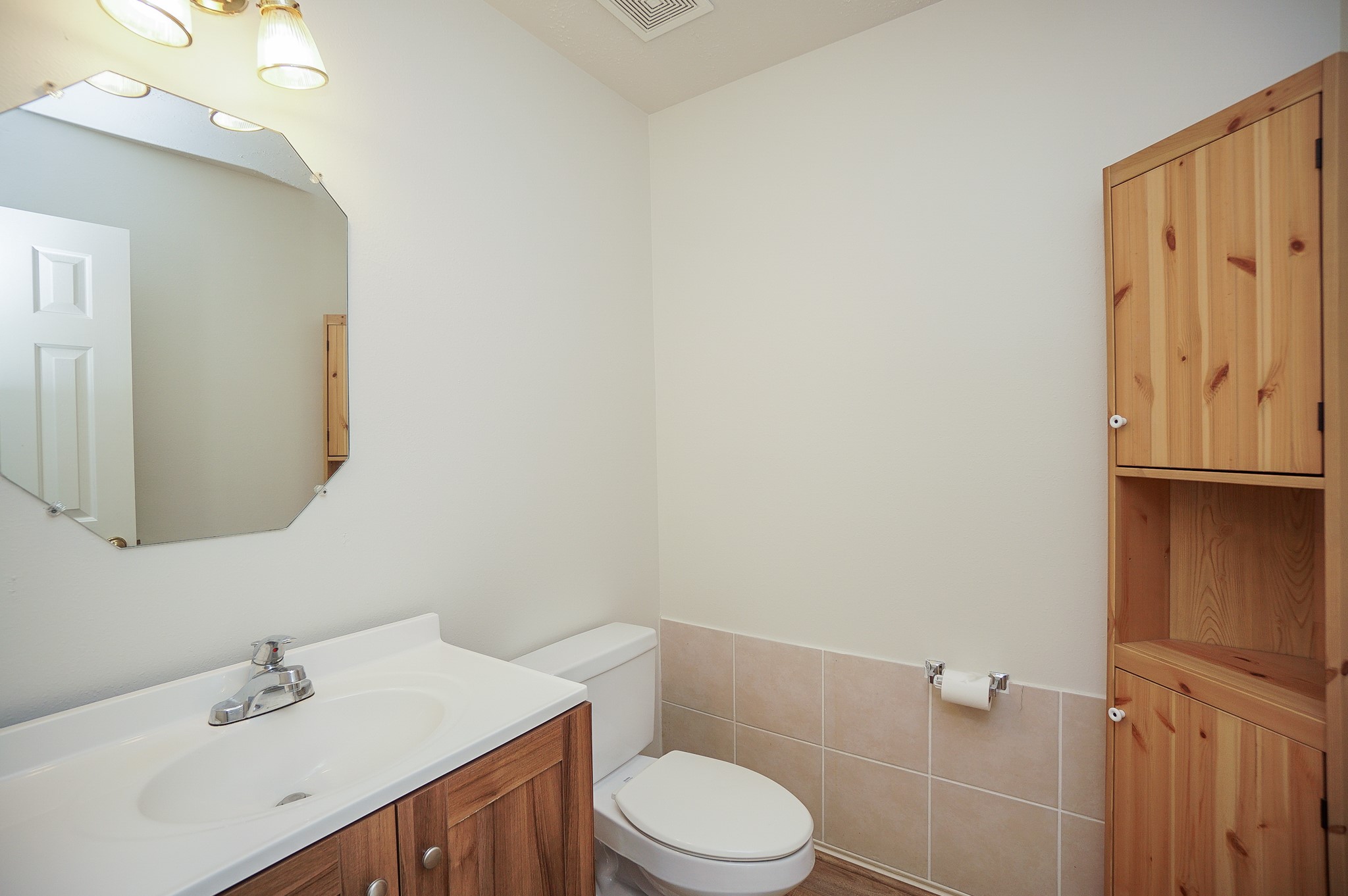 22523 Holly Lake Drive Property Photo 19