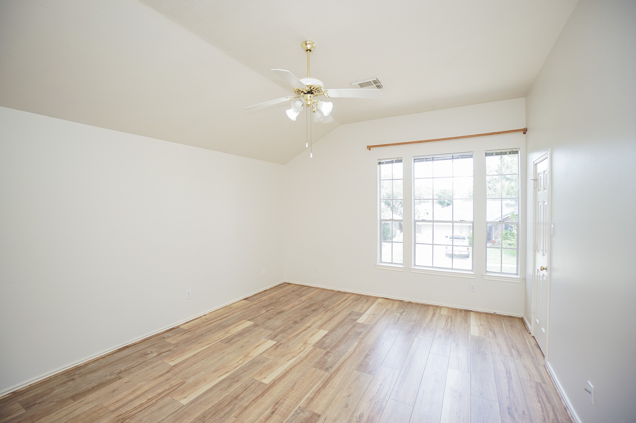 22523 Holly Lake Drive Property Photo 21