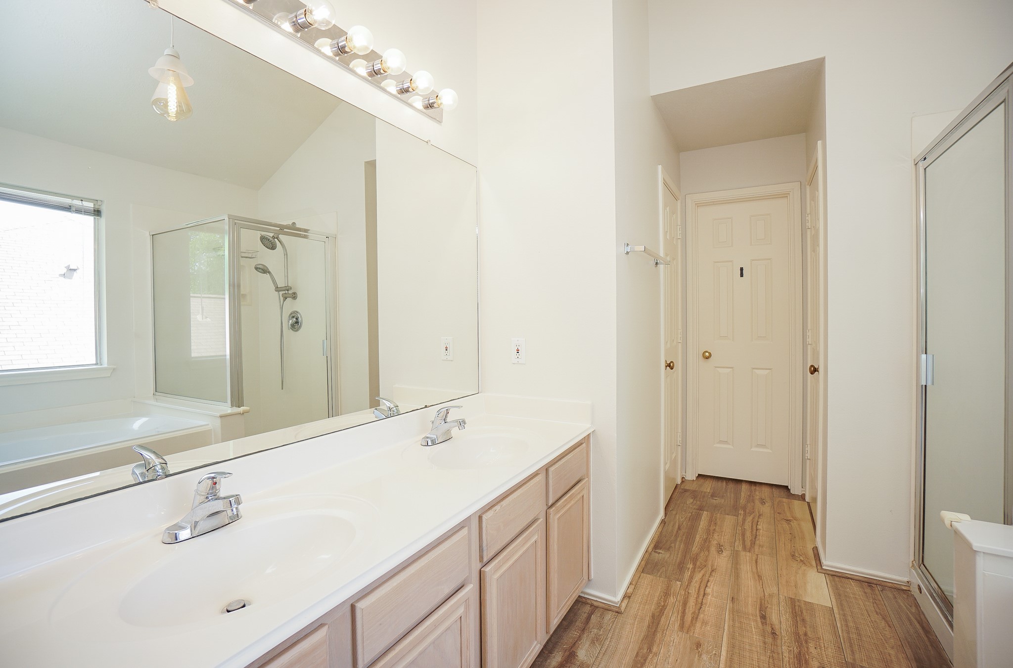 22523 Holly Lake Drive Property Photo 23
