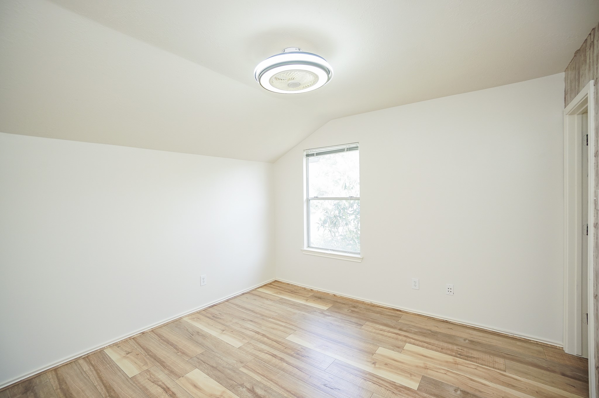 22523 Holly Lake Drive Property Photo 28