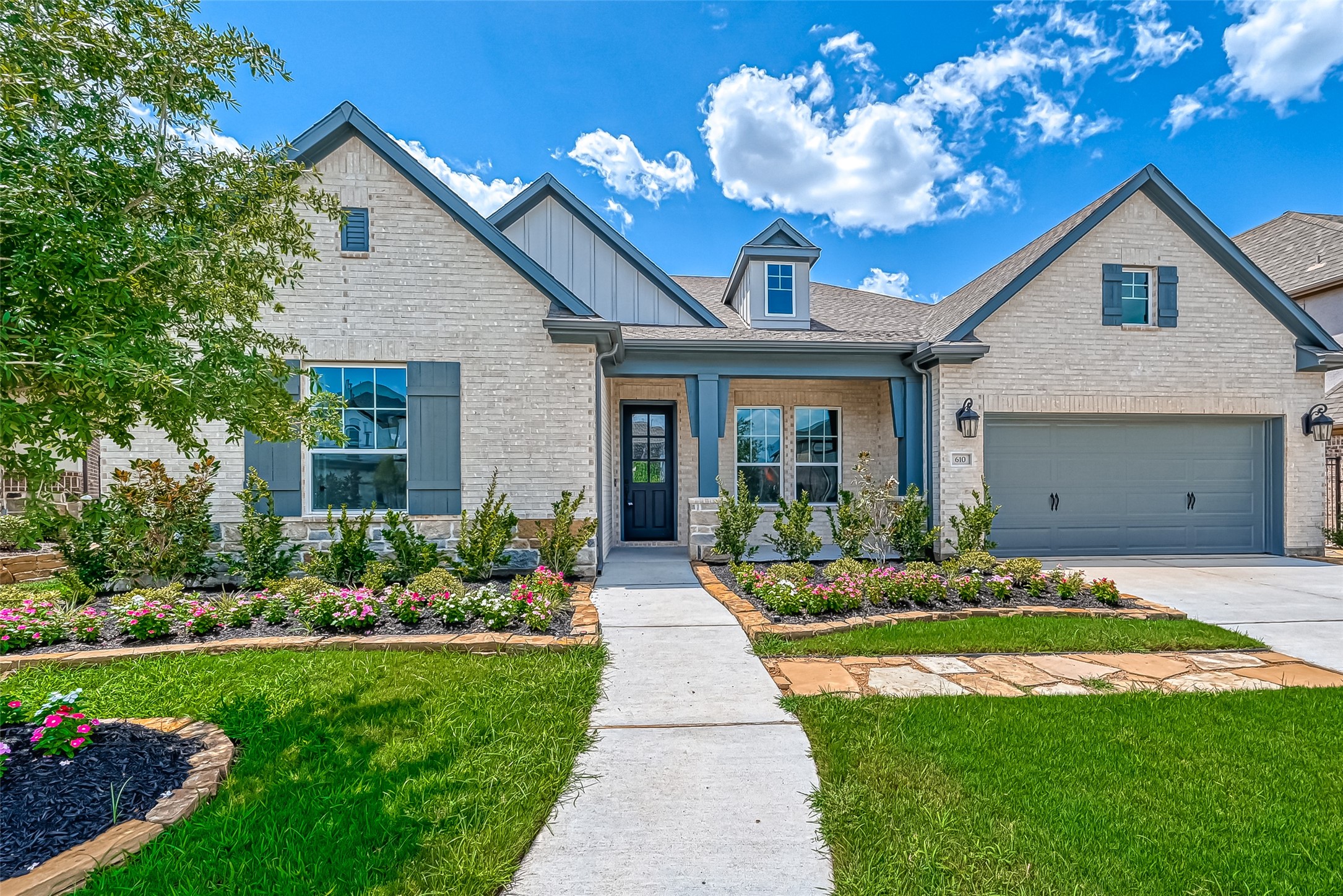 610 Vineyard Hollow Court Property Photo 1