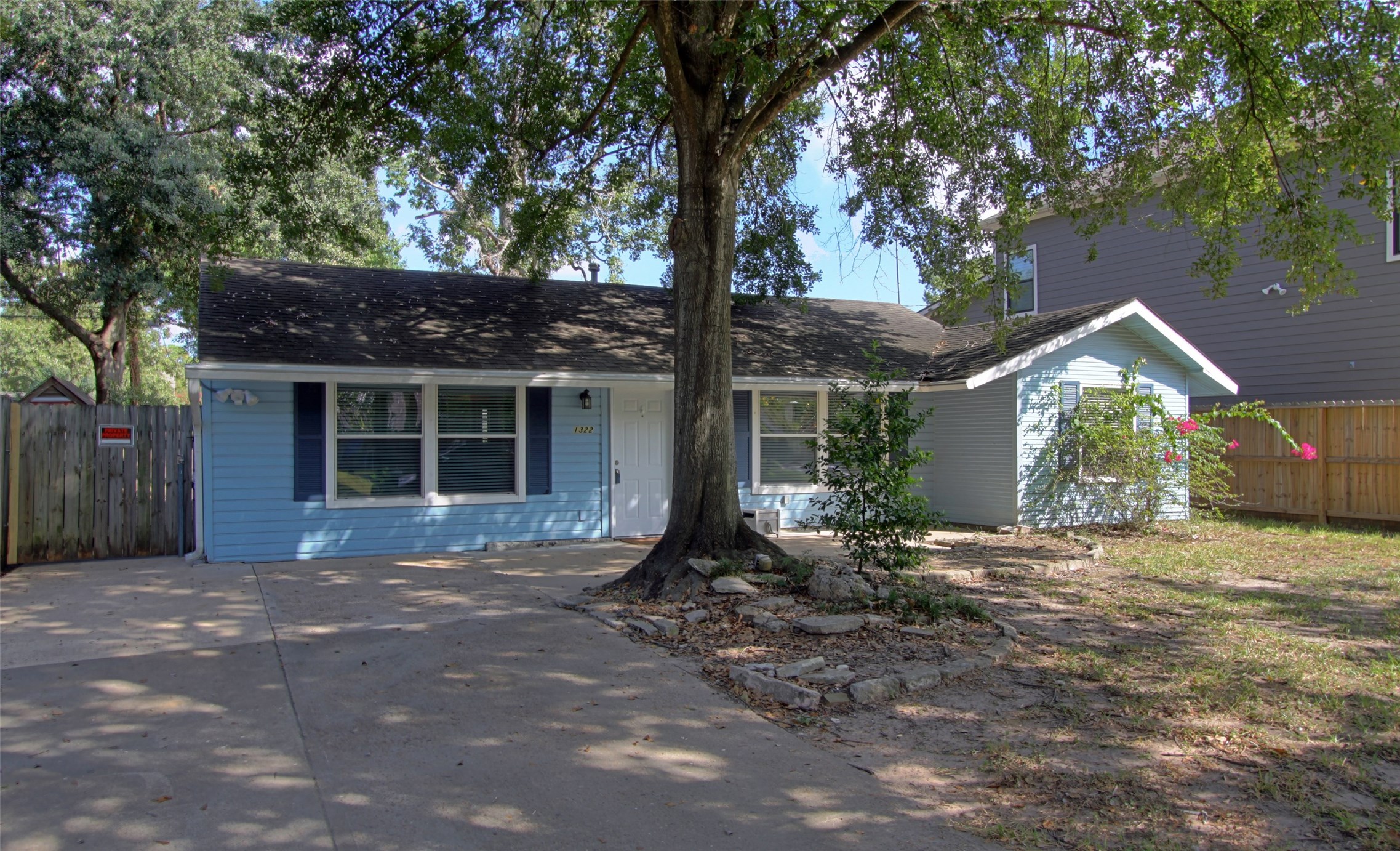 1322 Curtin Street Property Photo 6