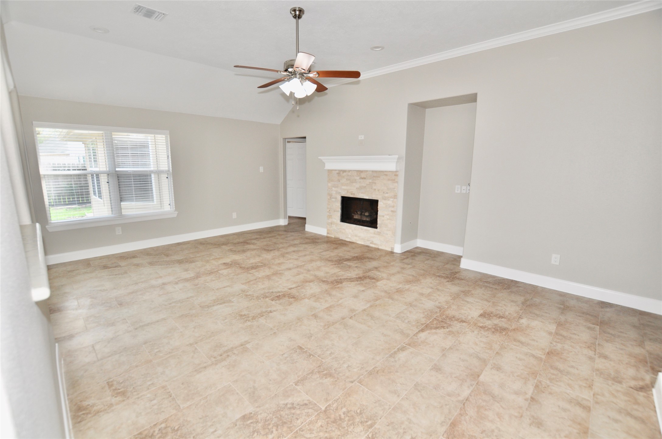 26983 Crown Haven Drive Property Photo 11