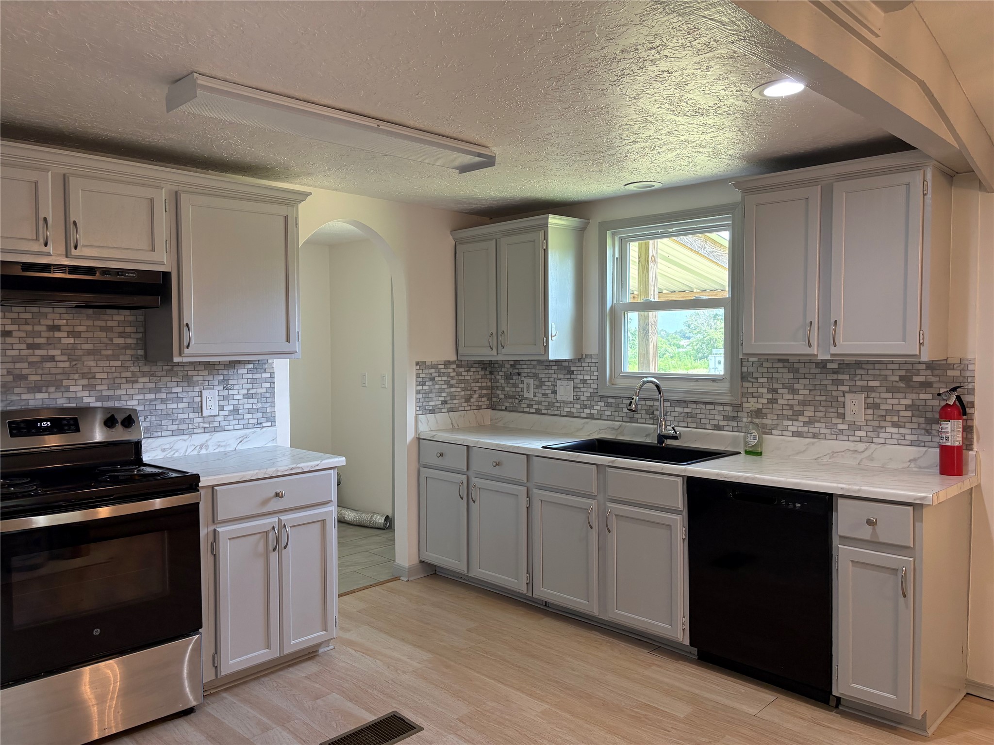 6085 Adams Flat Road B Property Photo 7
