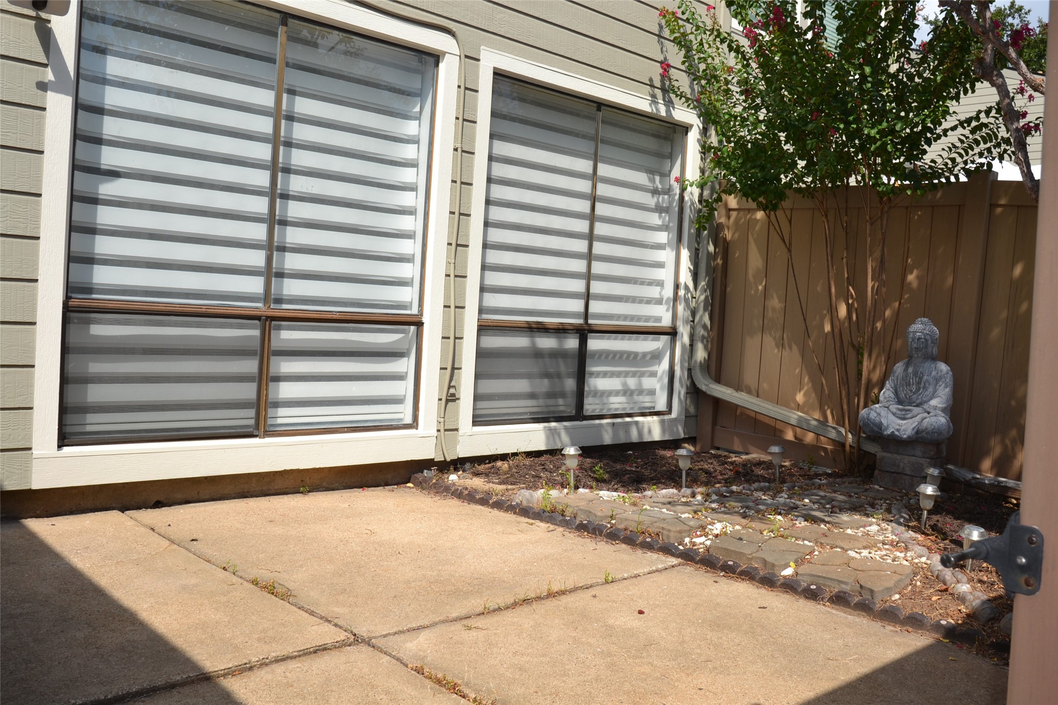 2325 Briarwest Boulevard Property Photo 7