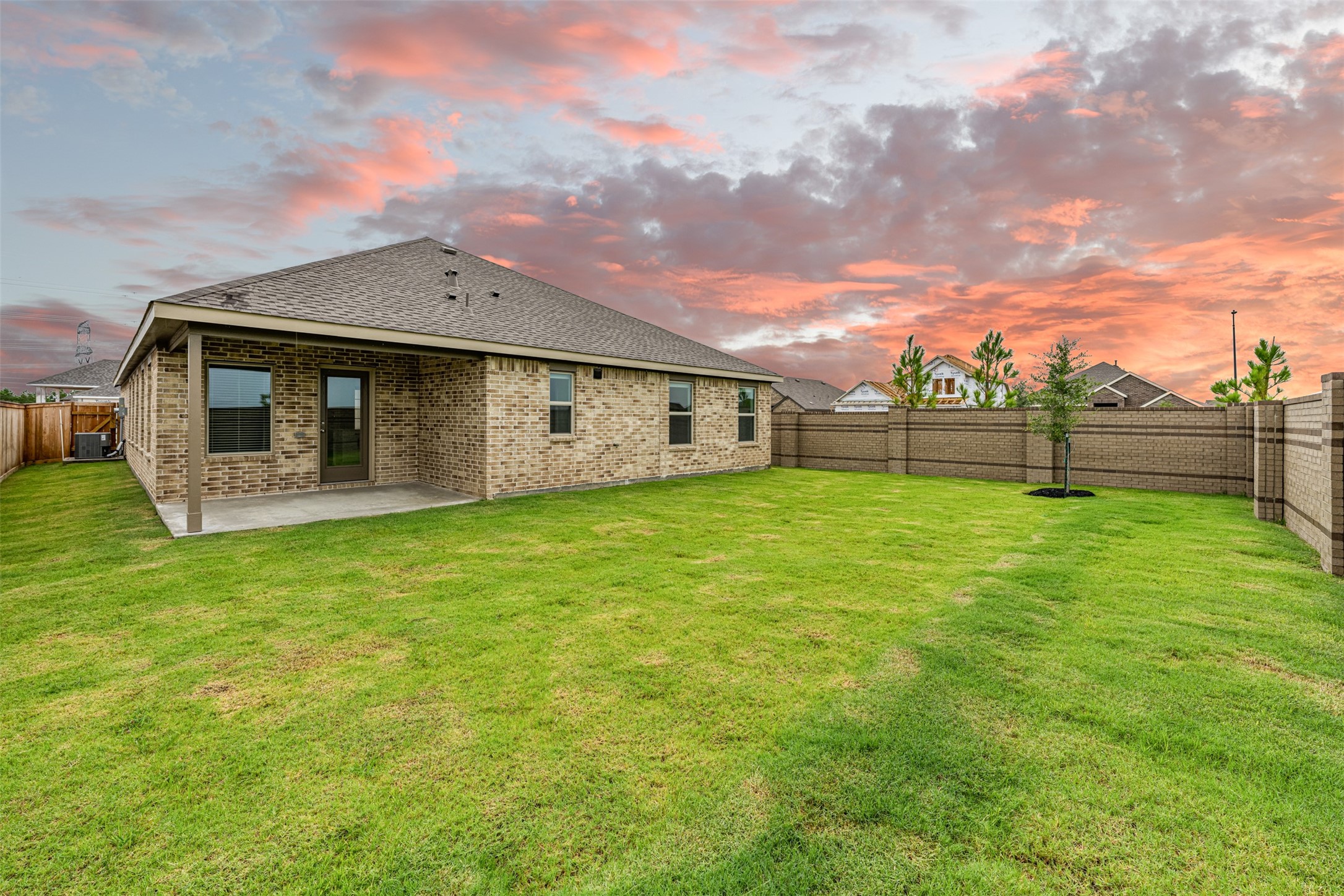 10903 Tropical Queen Lane Property Photo 7