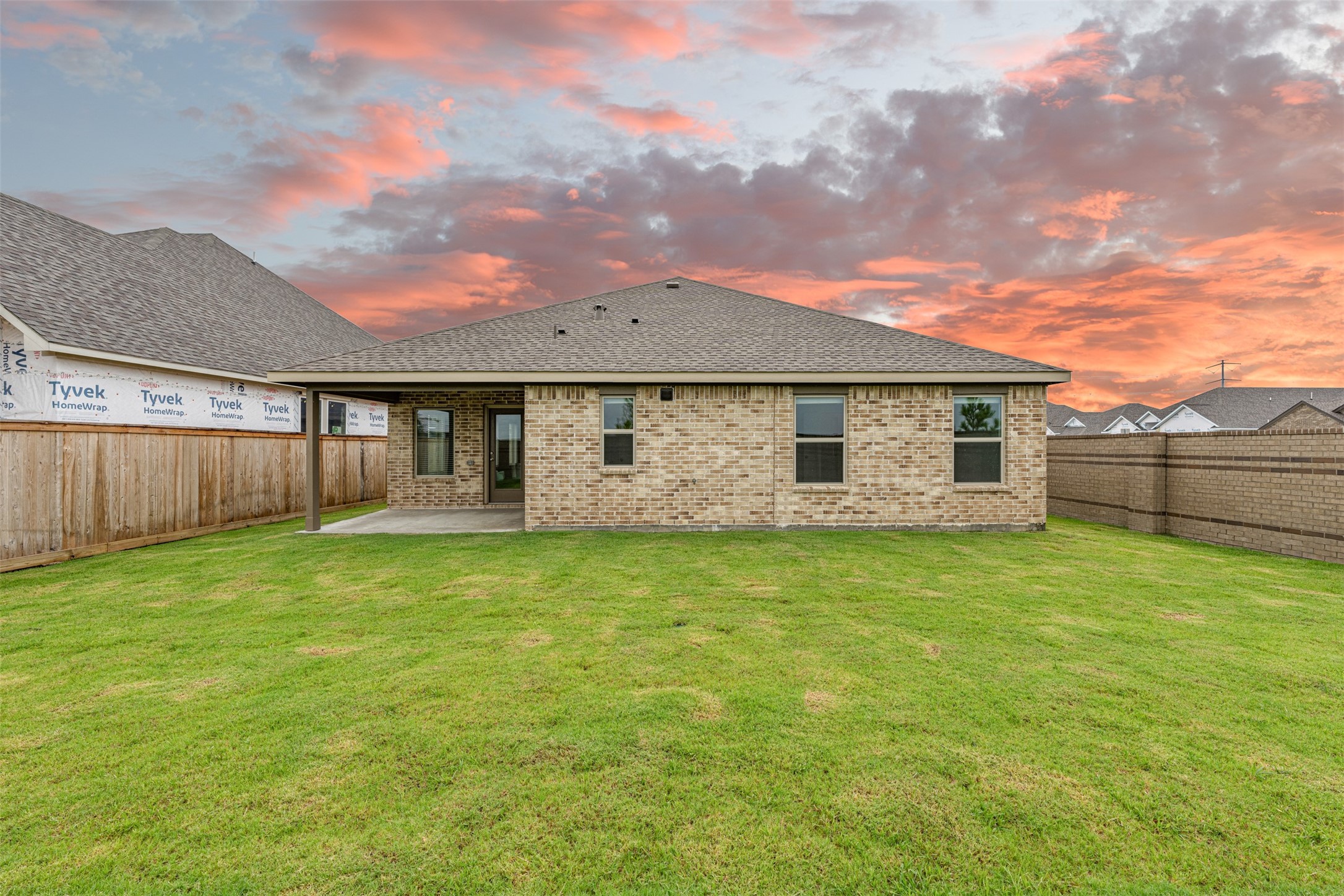 10903 Tropical Queen Lane Property Photo 8